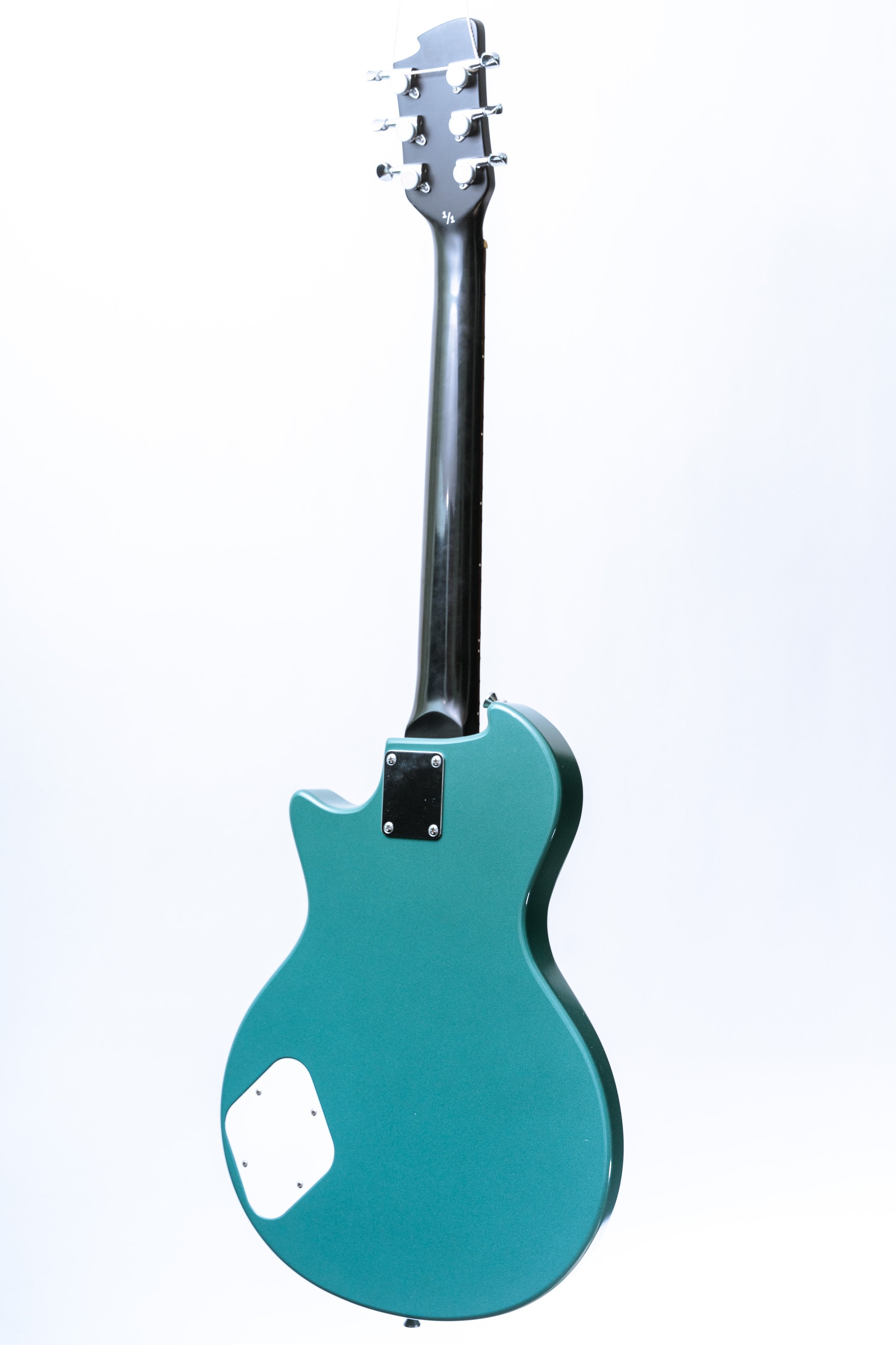 Moniker Far City Pre-Owned