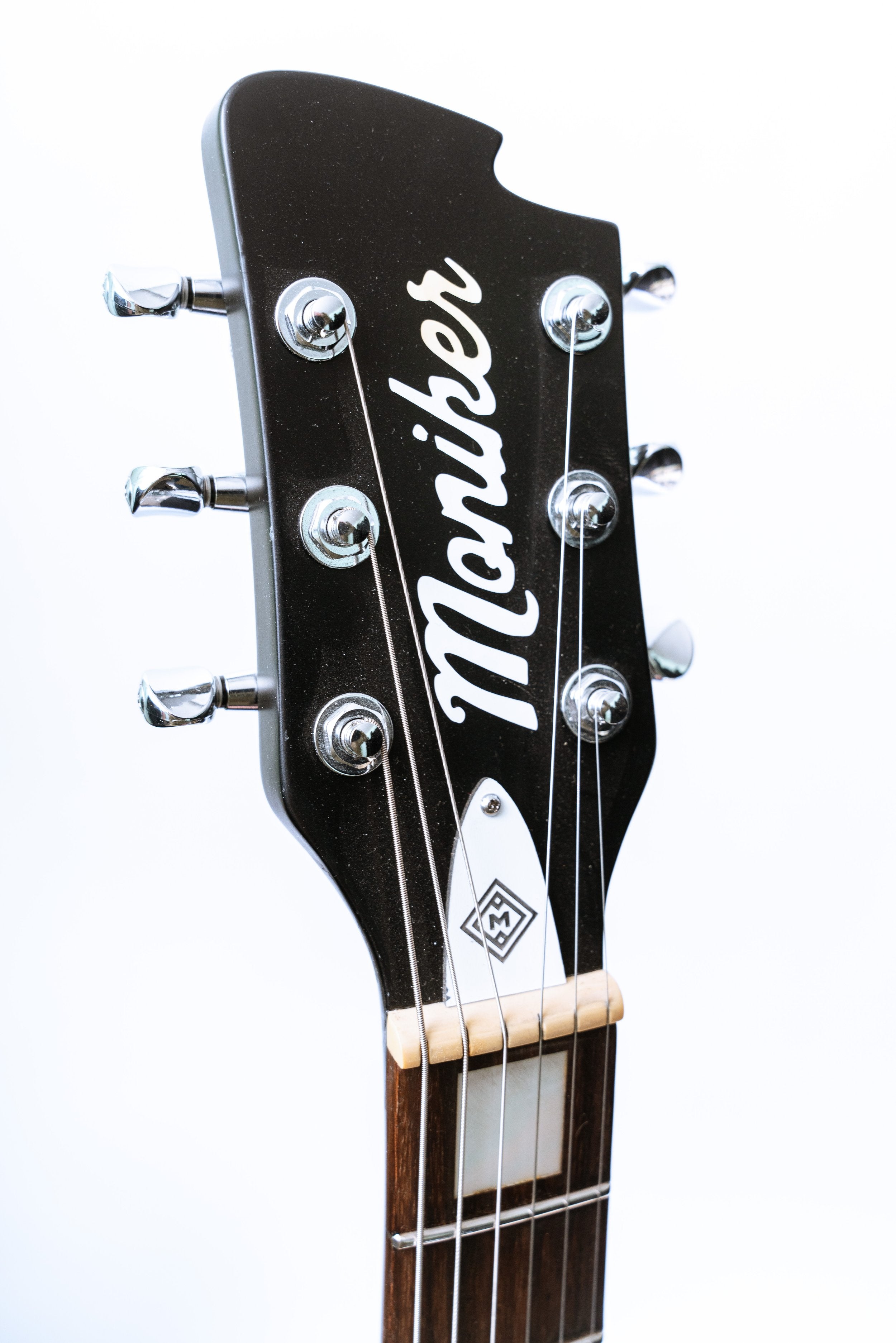 Moniker Far City Pre-Owned