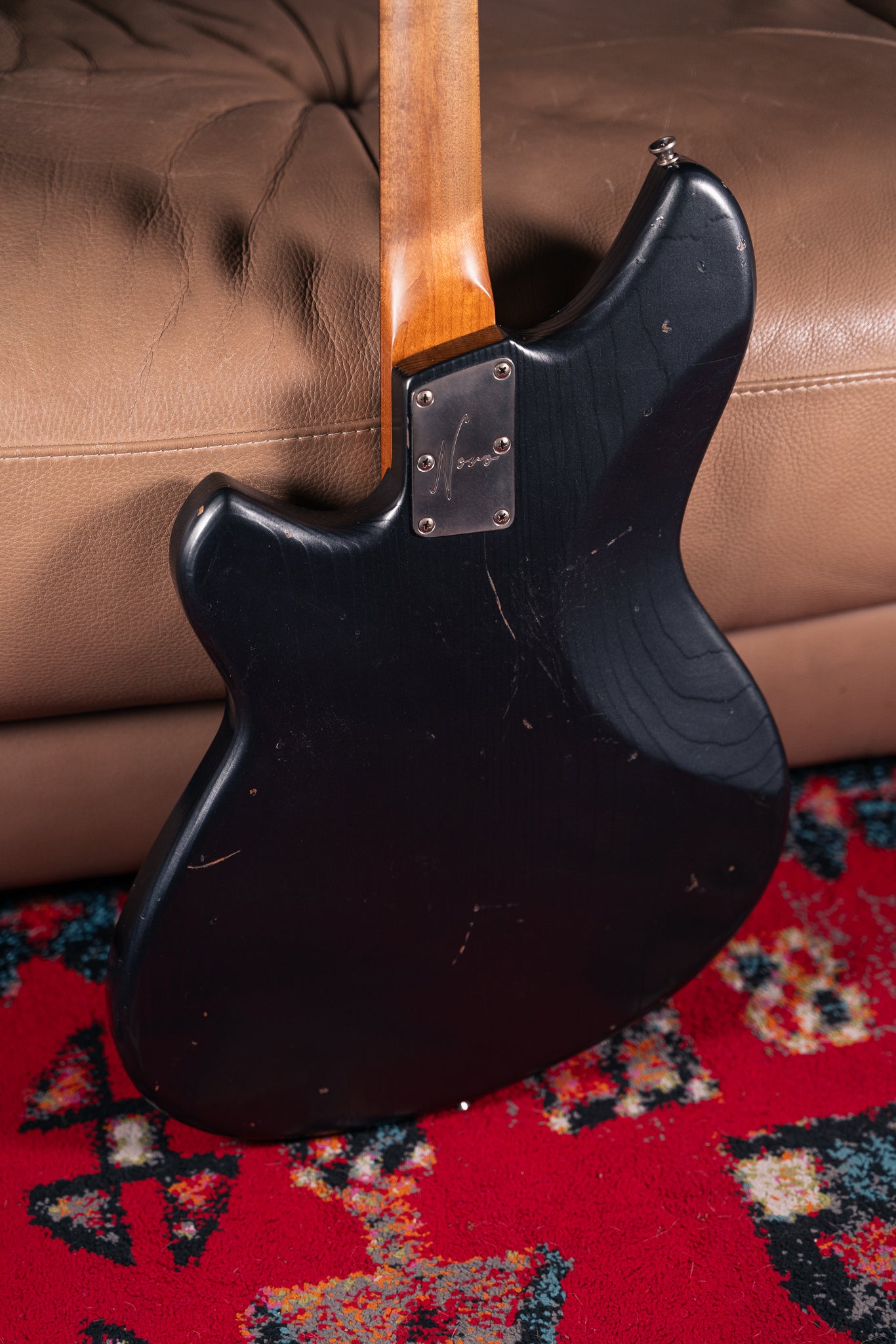 Novo Ivorus Bass in Charcoal Frost