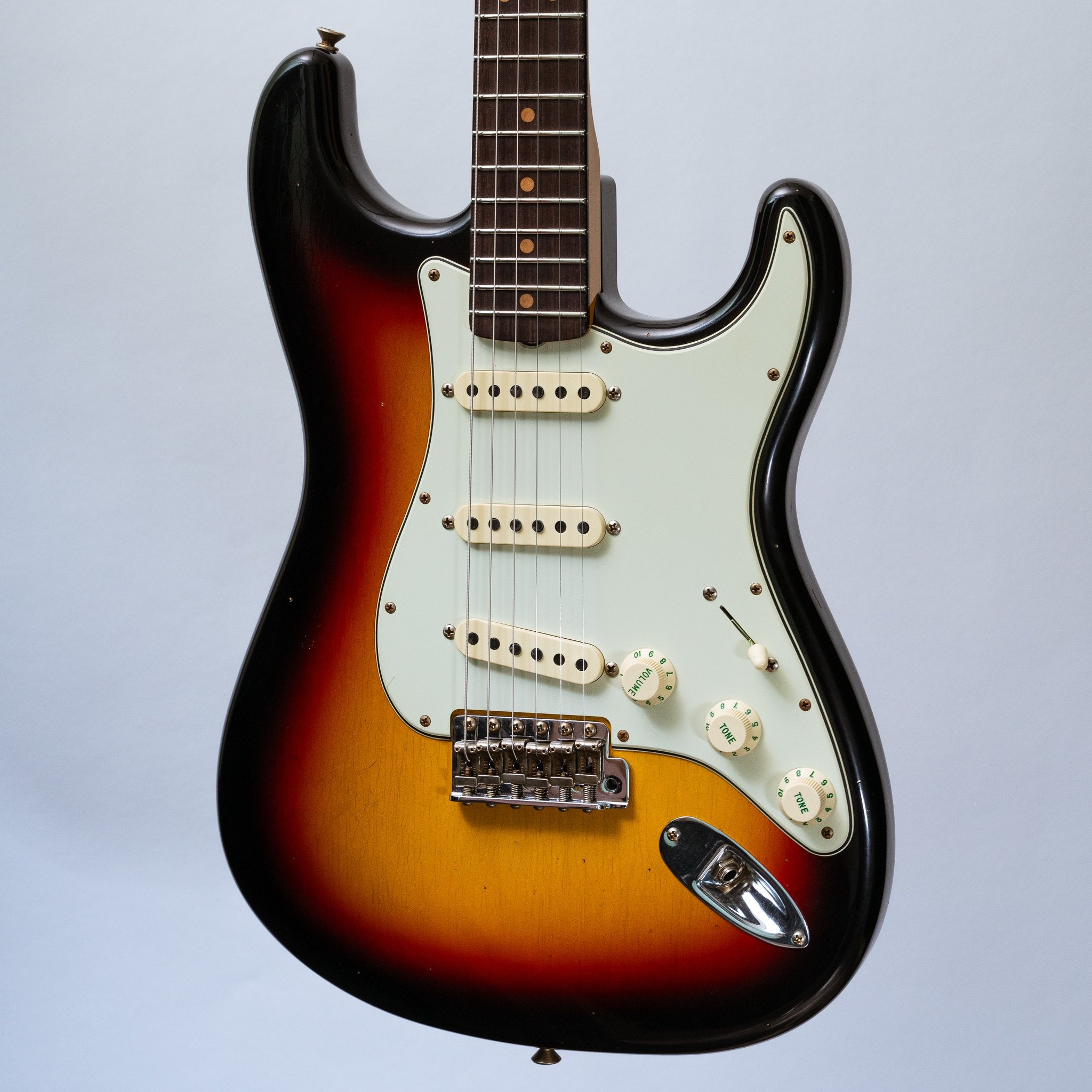 Fender Custom Shop '64 Stratocaster Journeyman Relic in Target 3-Tone Sunburst