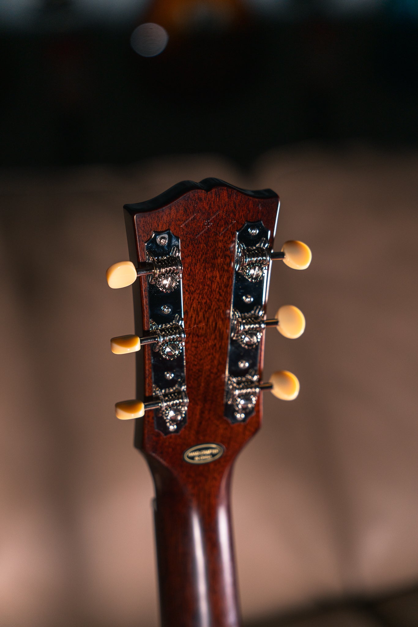 Epiphone Inspired by Gibson Custom '42 Banner J-45 in Vintage Sunburst