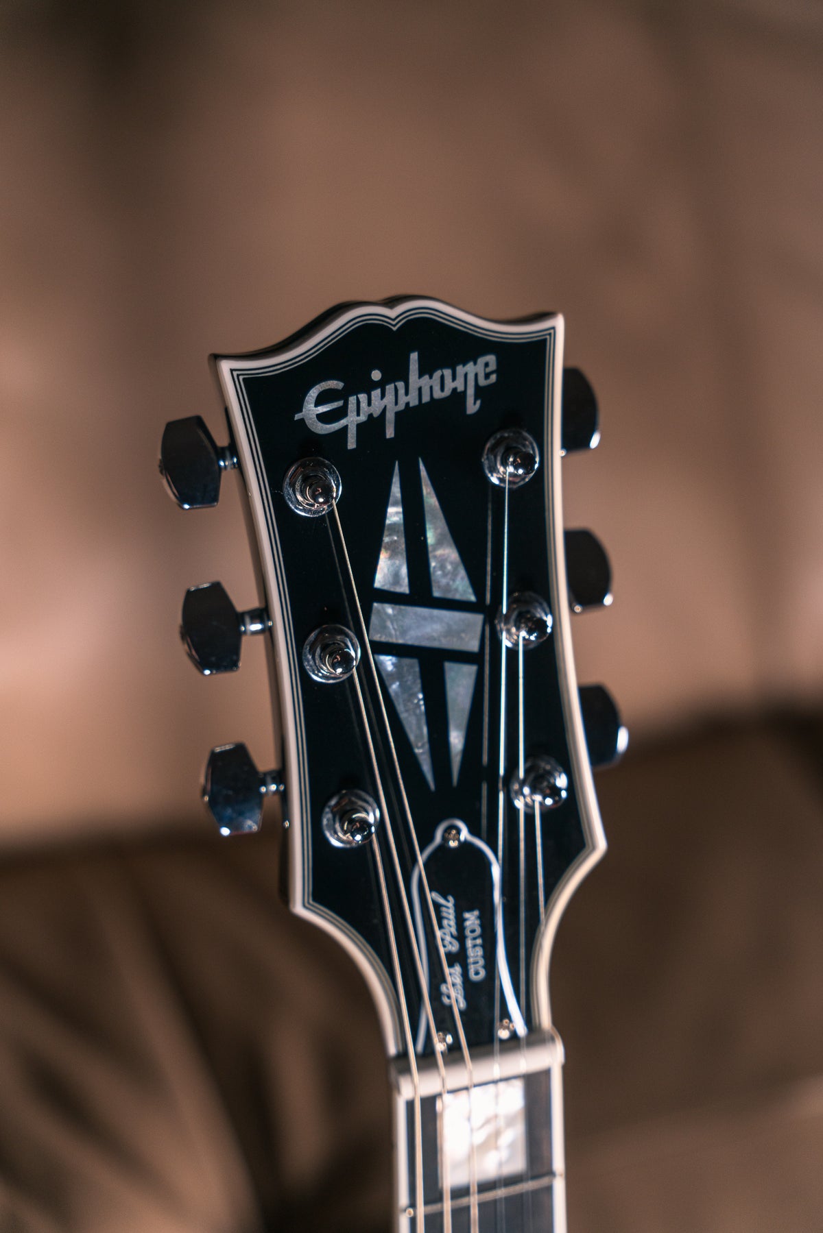 Epiphone Adam Jones 1979 Les Paul Custom in Antique Silverburst