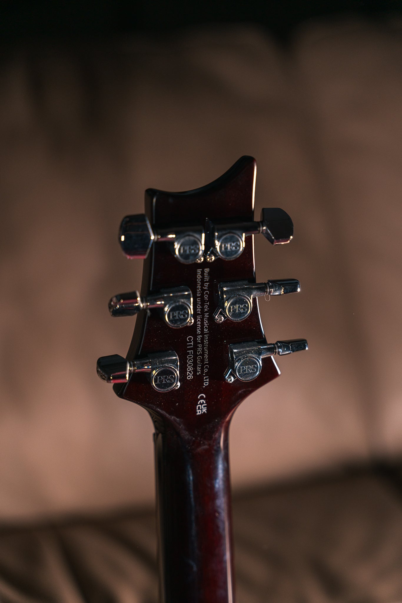 PRS SE DGT in McCarty Tobacco Sunburst