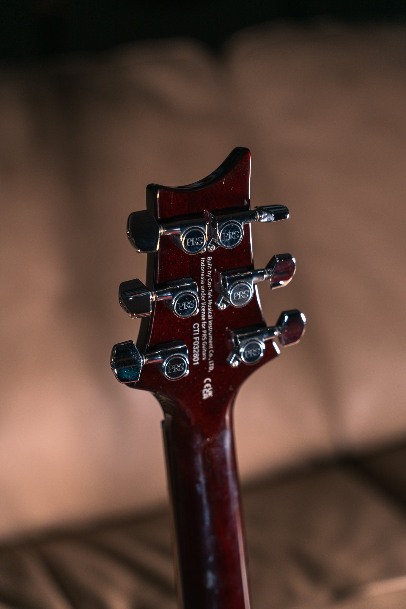 PRS SE DGT in McCarty Tobacco Sunburst