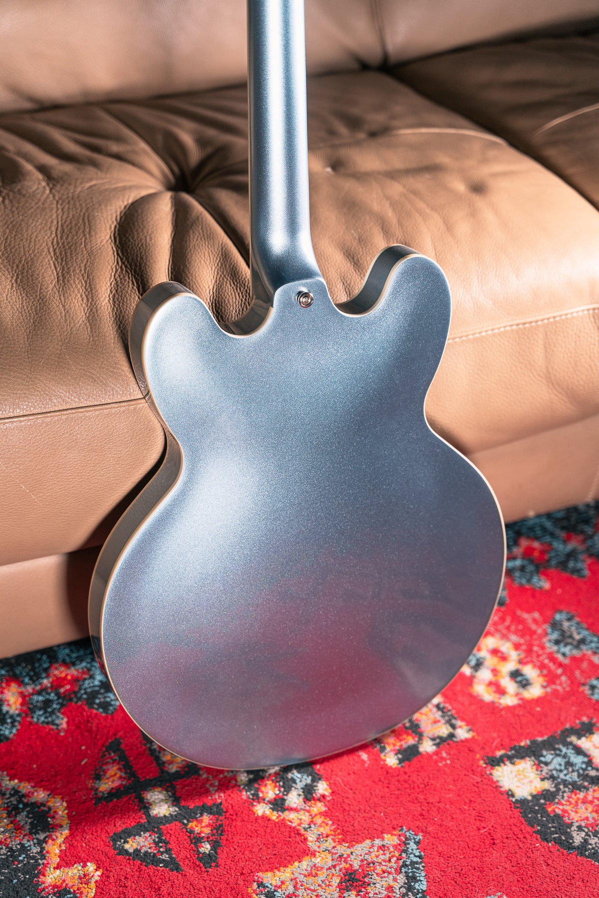Epiphone Dave Grohl Signature DG-335 in Pelham Blue