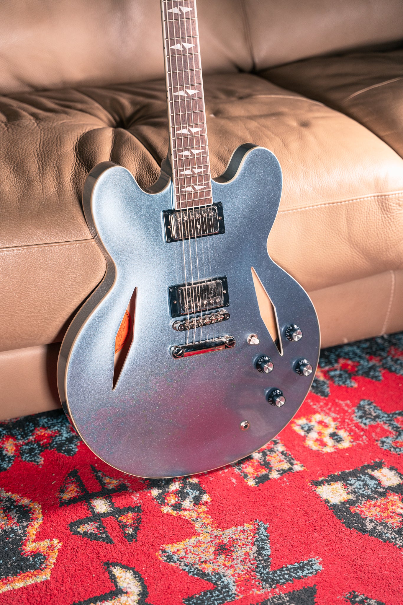 Epiphone Dave Grohl Signature DG-335 in Pelham Blue