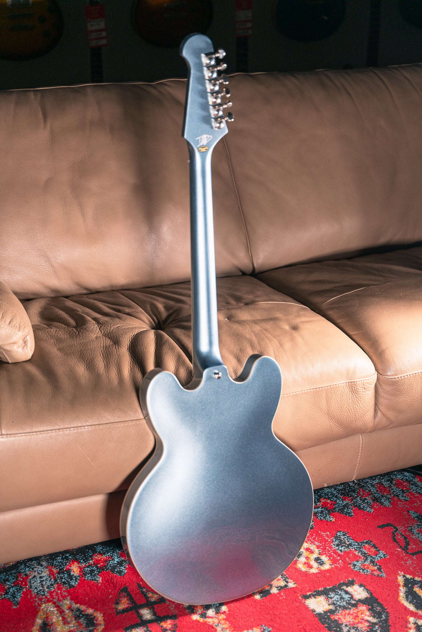 Epiphone Dave Grohl Signature DG-335 in Pelham Blue
