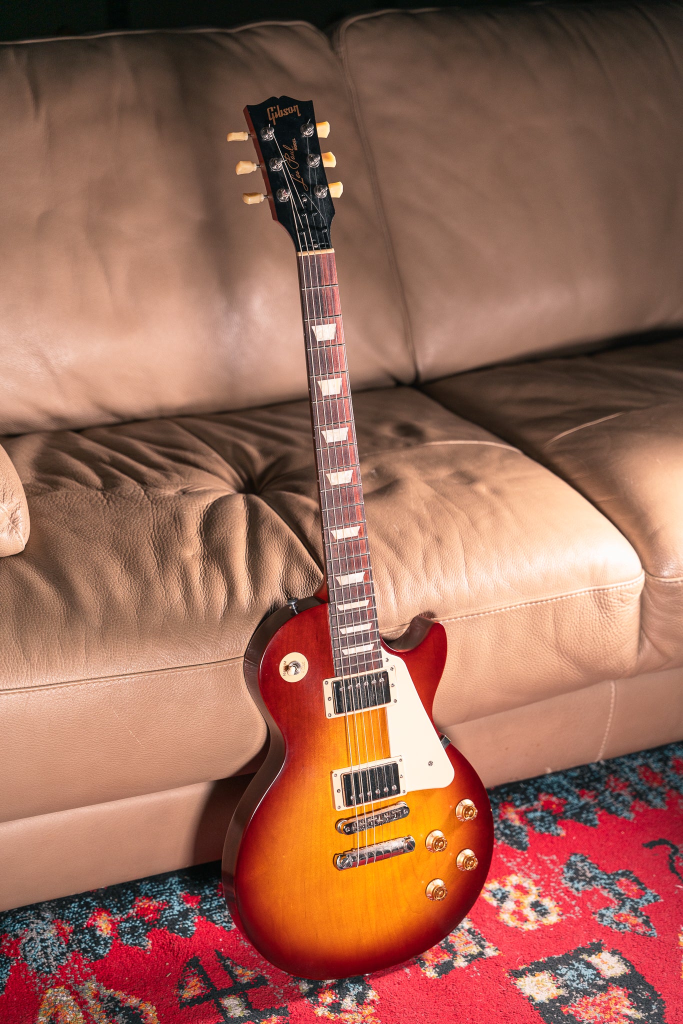 Gibson - 2020 - Les Paul Tribute in Satin Cherry Sunburst
