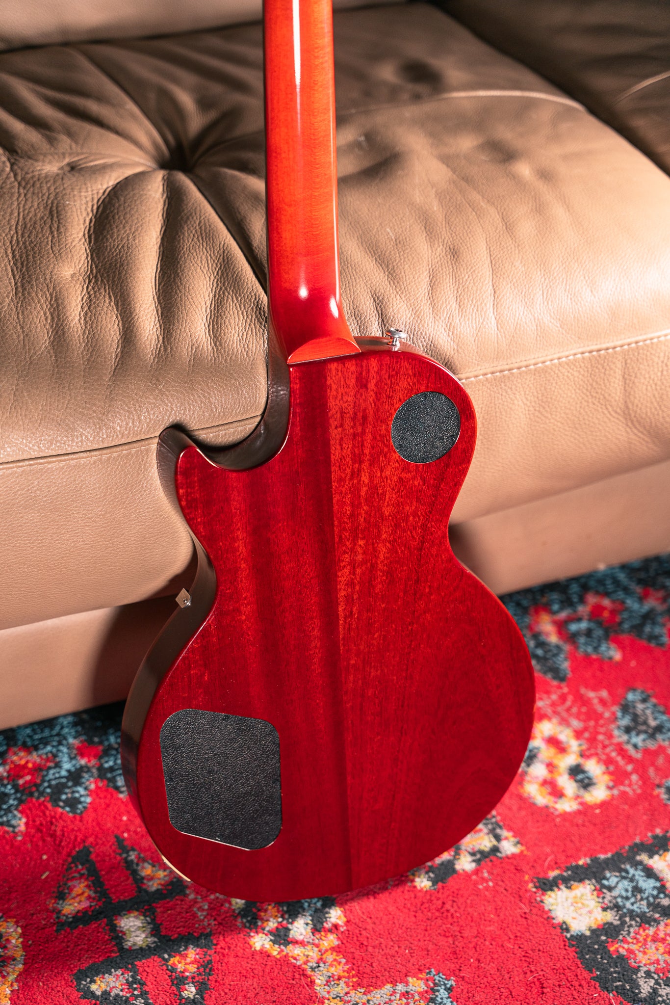 Gibson - 2020 - Les Paul Tribute in Satin Cherry Sunburst