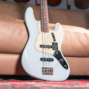 Fender Vintera III Early '60s Jazz Bass in Sonic Blue