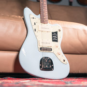 Fender Vintera III Mid '60s Jazzmaster in Sonic Blue