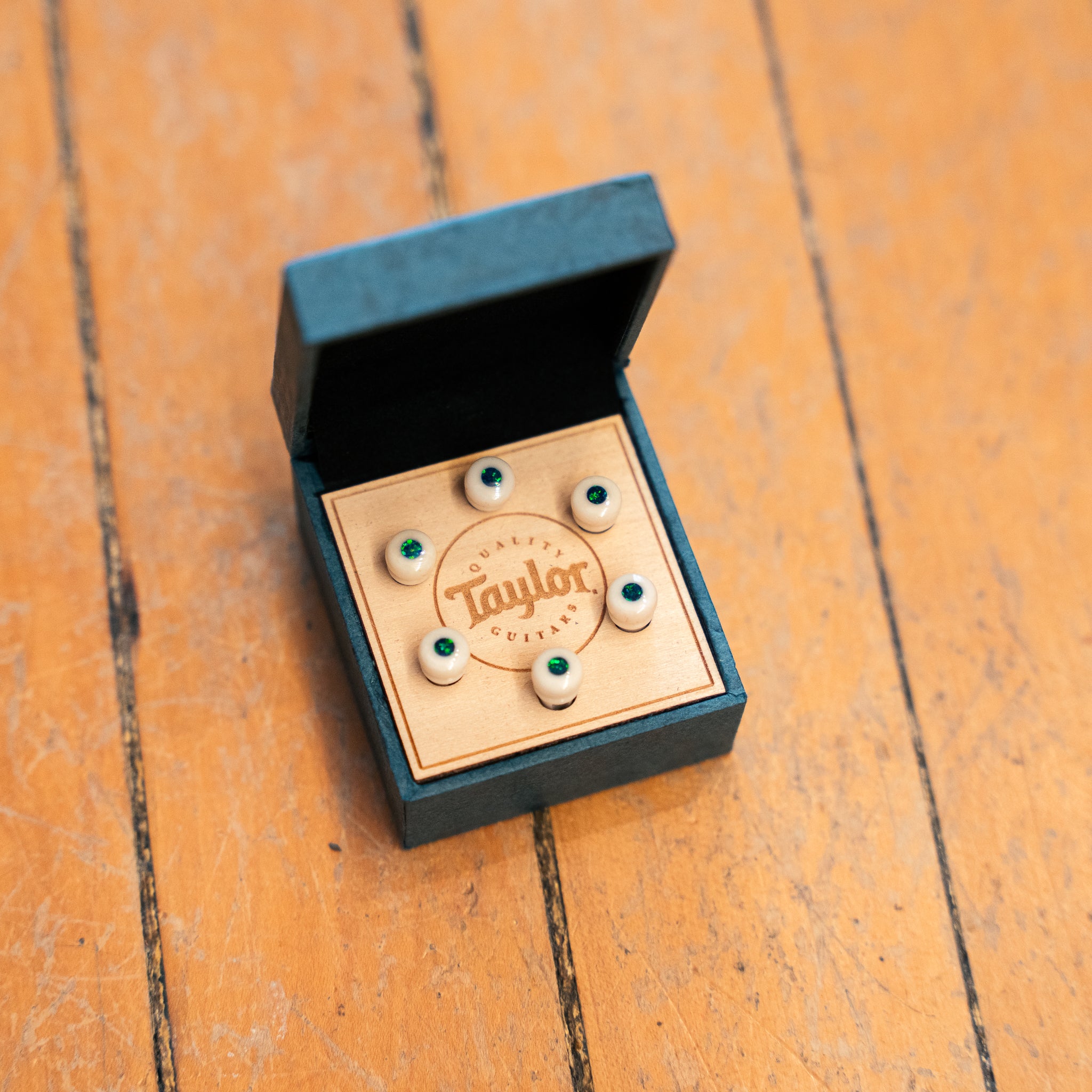 Taylor Bone Bridge Pin Set White with Green Opal (5" Taper)
