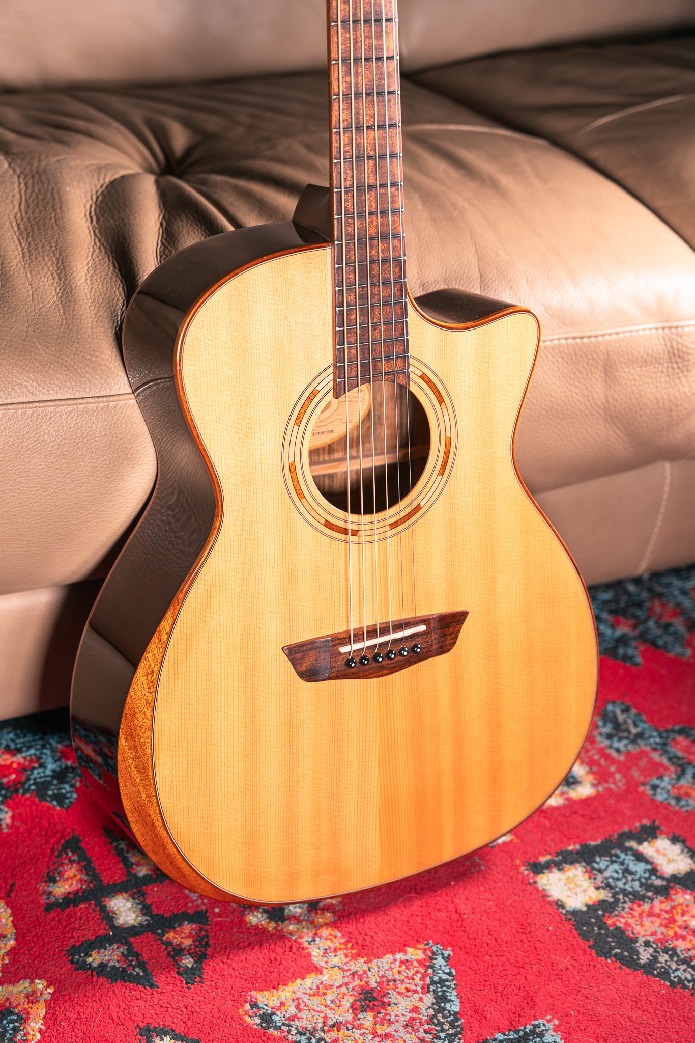 Washburn Comfort Grand Auditorium (WCG70SCEG-O), Pre-Owned