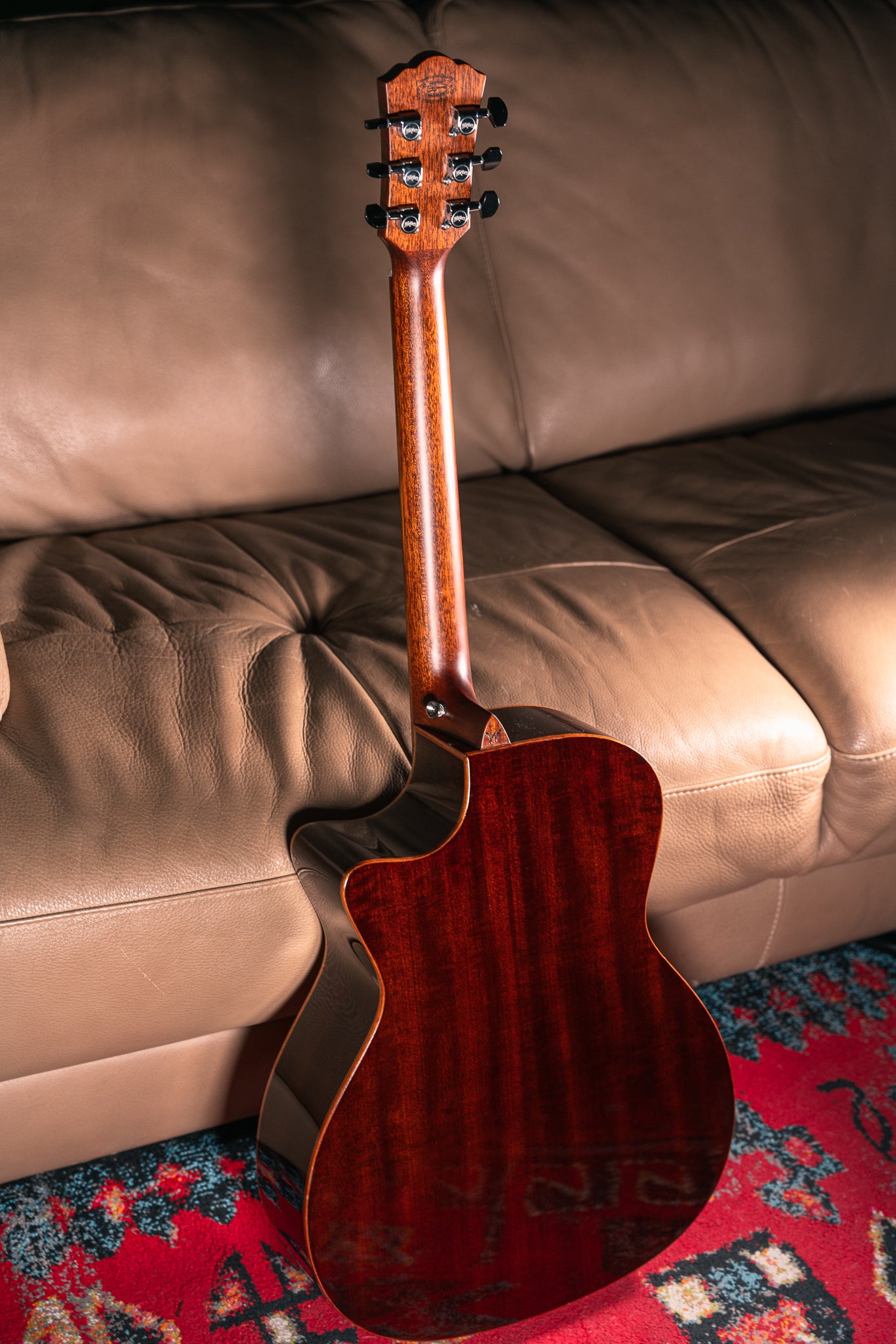 Washburn Comfort Grand Auditorium (WCG70SCEG-O), Pre-Owned