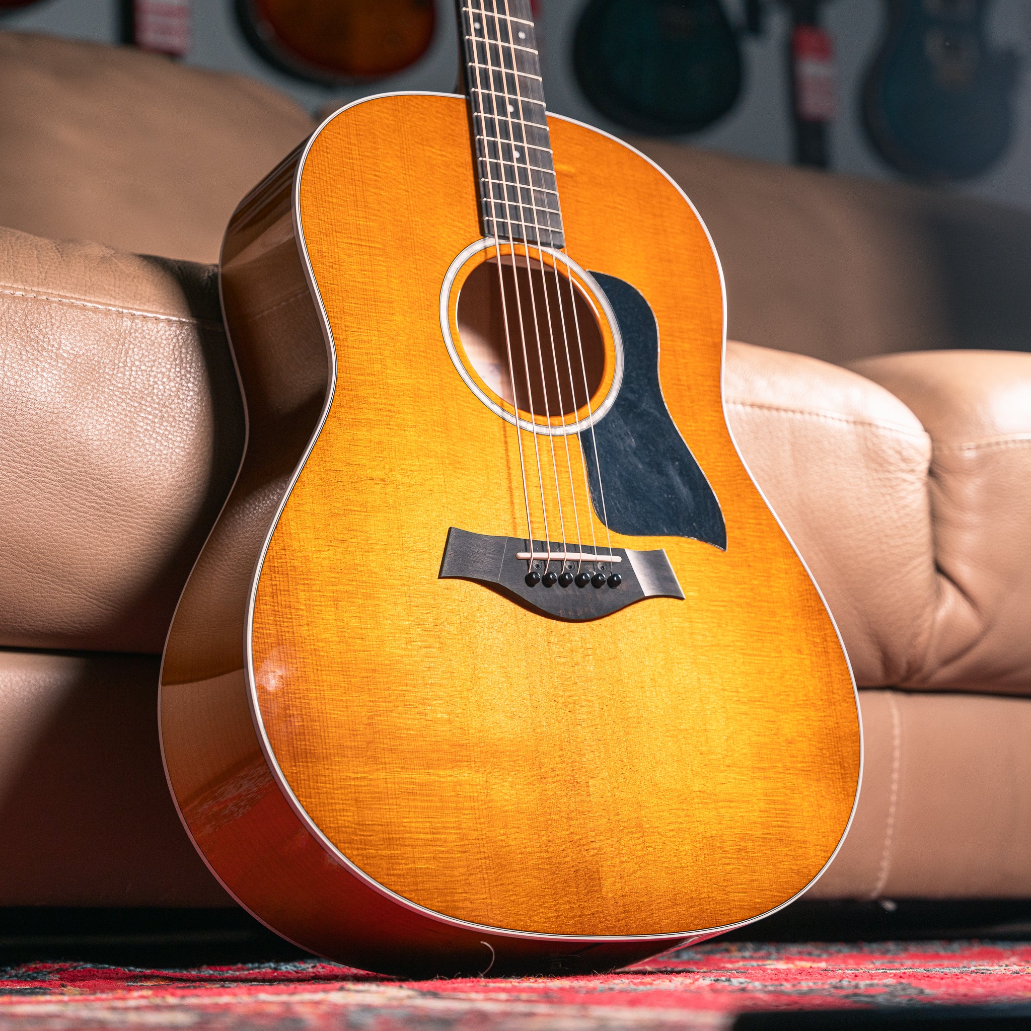 Taylor 217e Plus Special Edition in Honeyburst