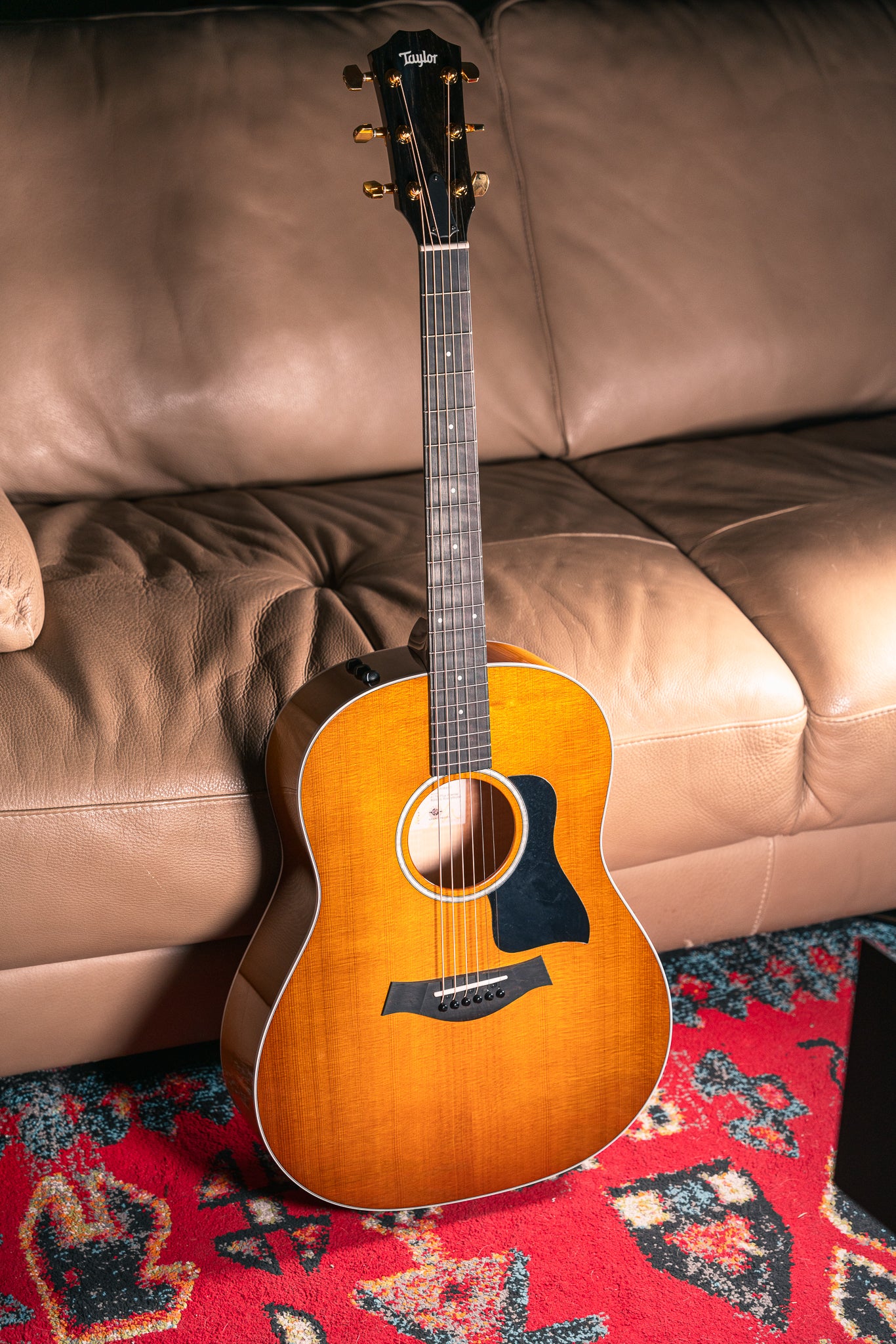 Taylor 217e Plus Special Edition in Honeyburst