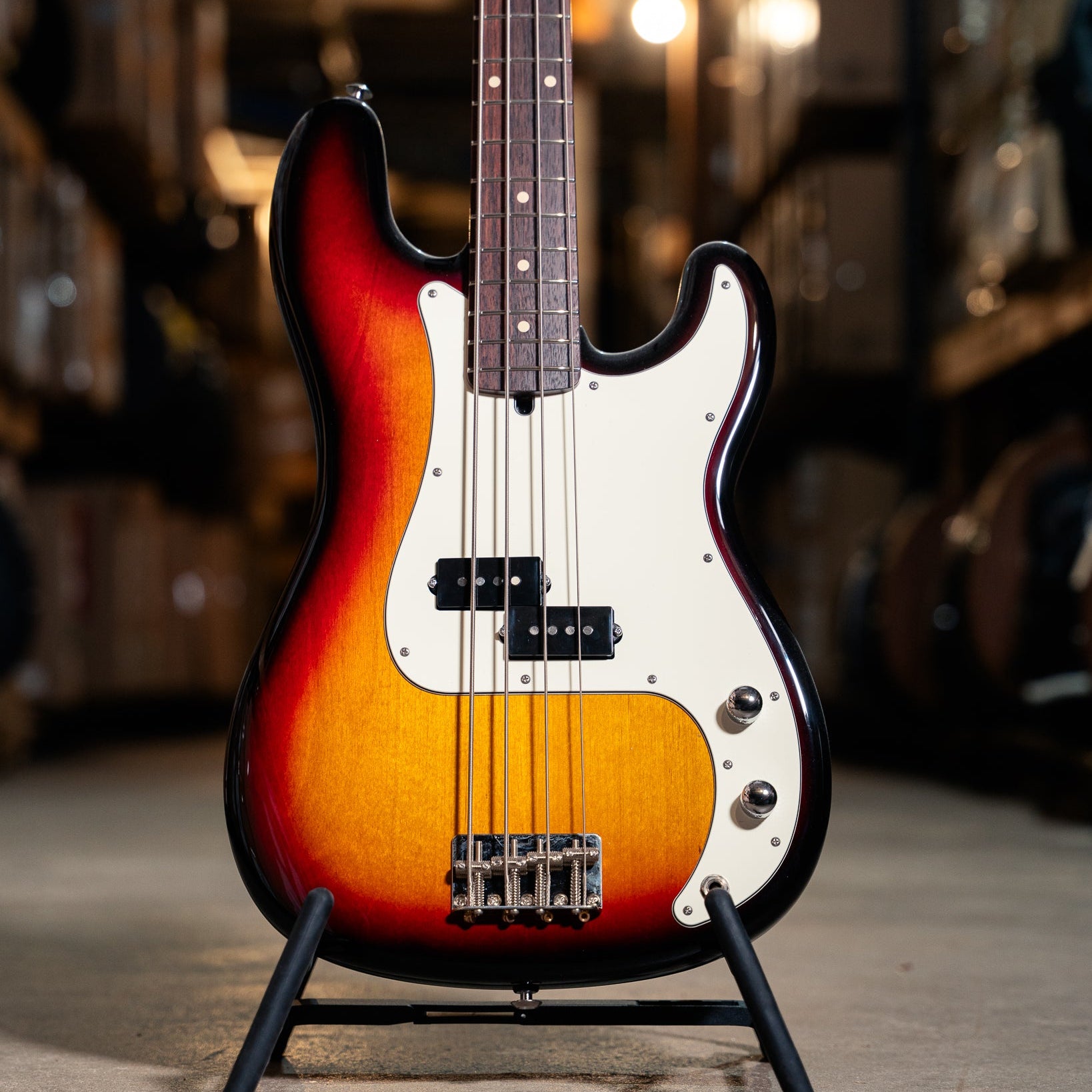 Suhr Classic P in 3-Tone Burst