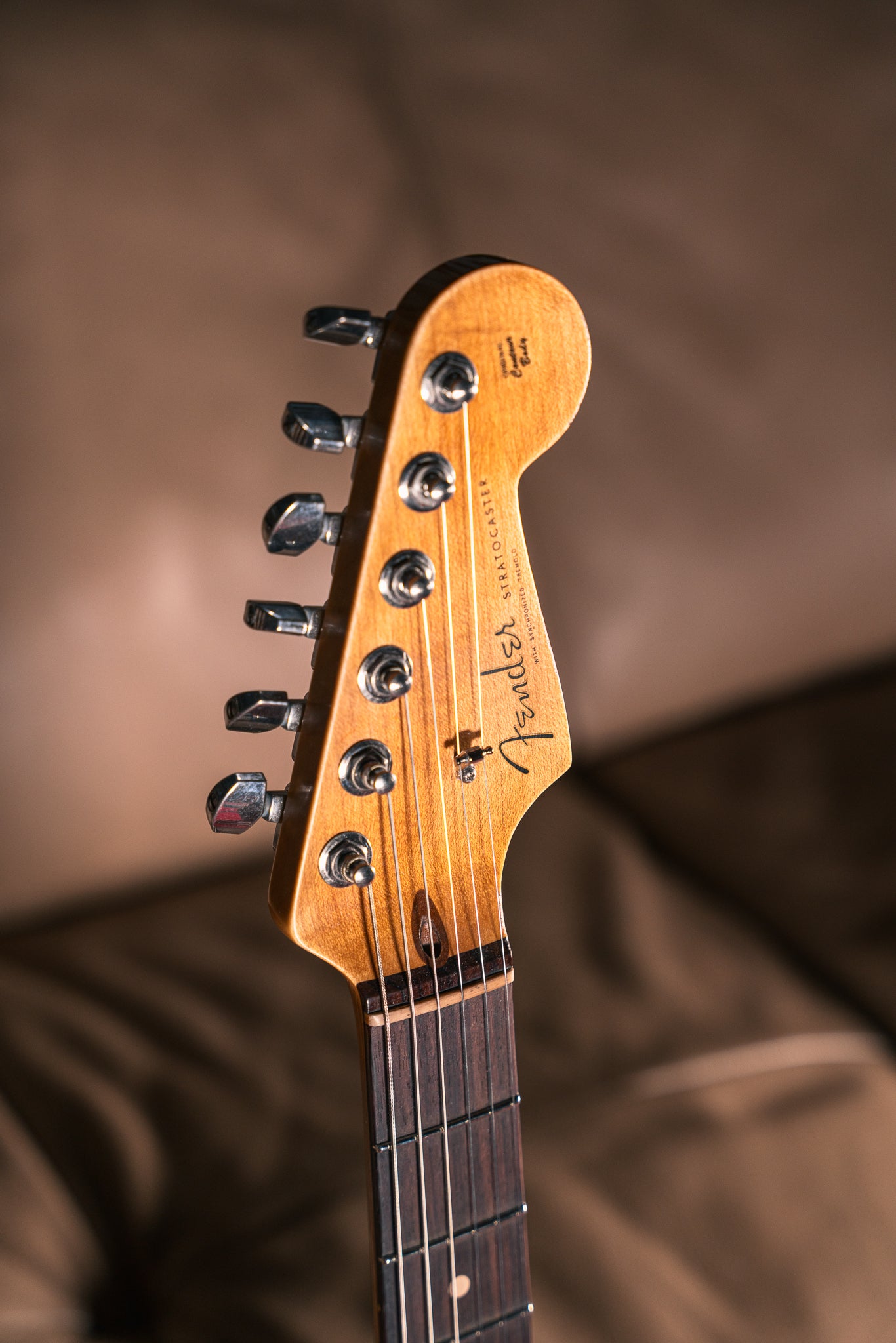 Fender Custom Shop Deluxe Stratocaster Relic in Aged Fiesta Red