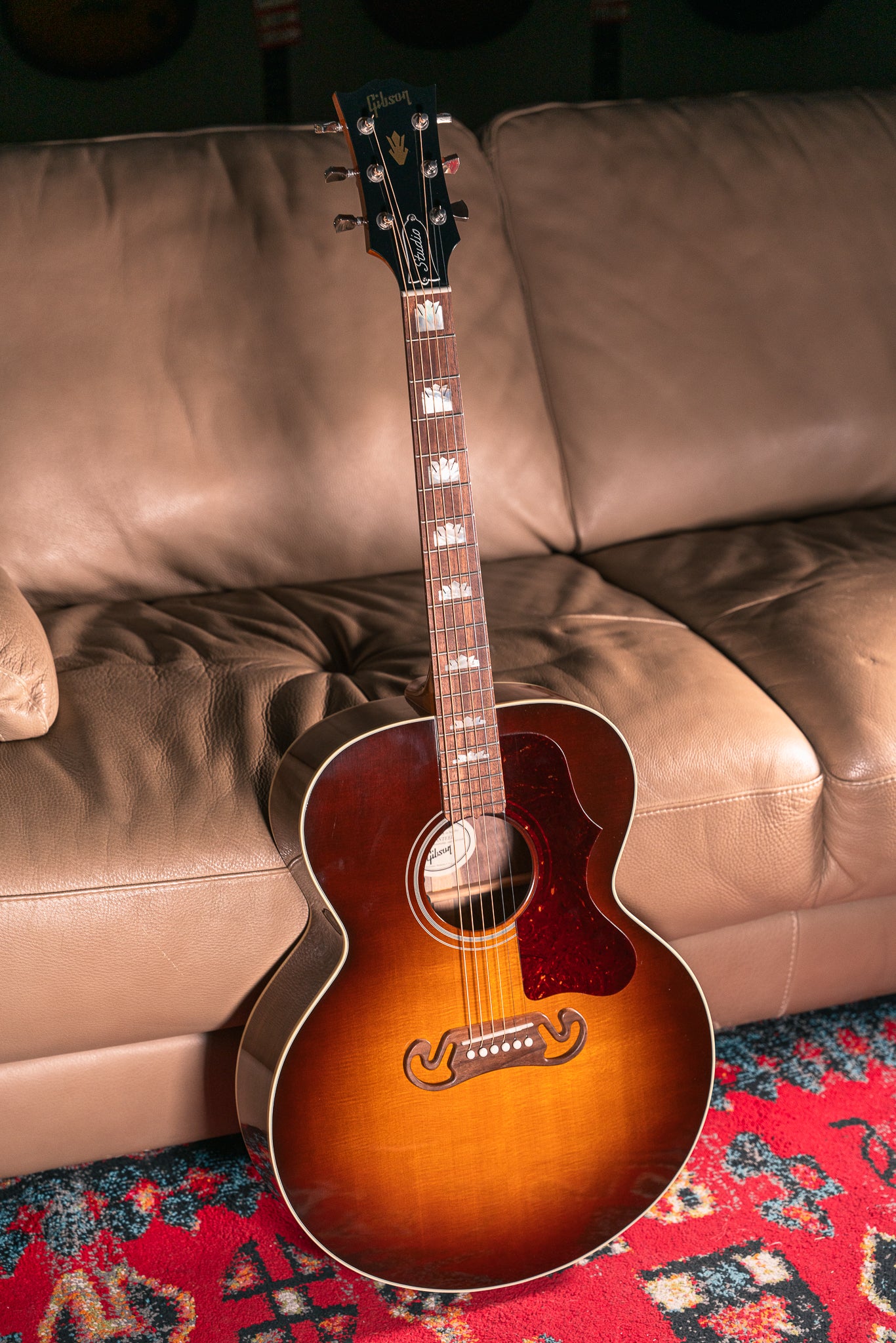 Gibson SJ-200 Studio Walnut in Walnut Burst, Pre-Owned