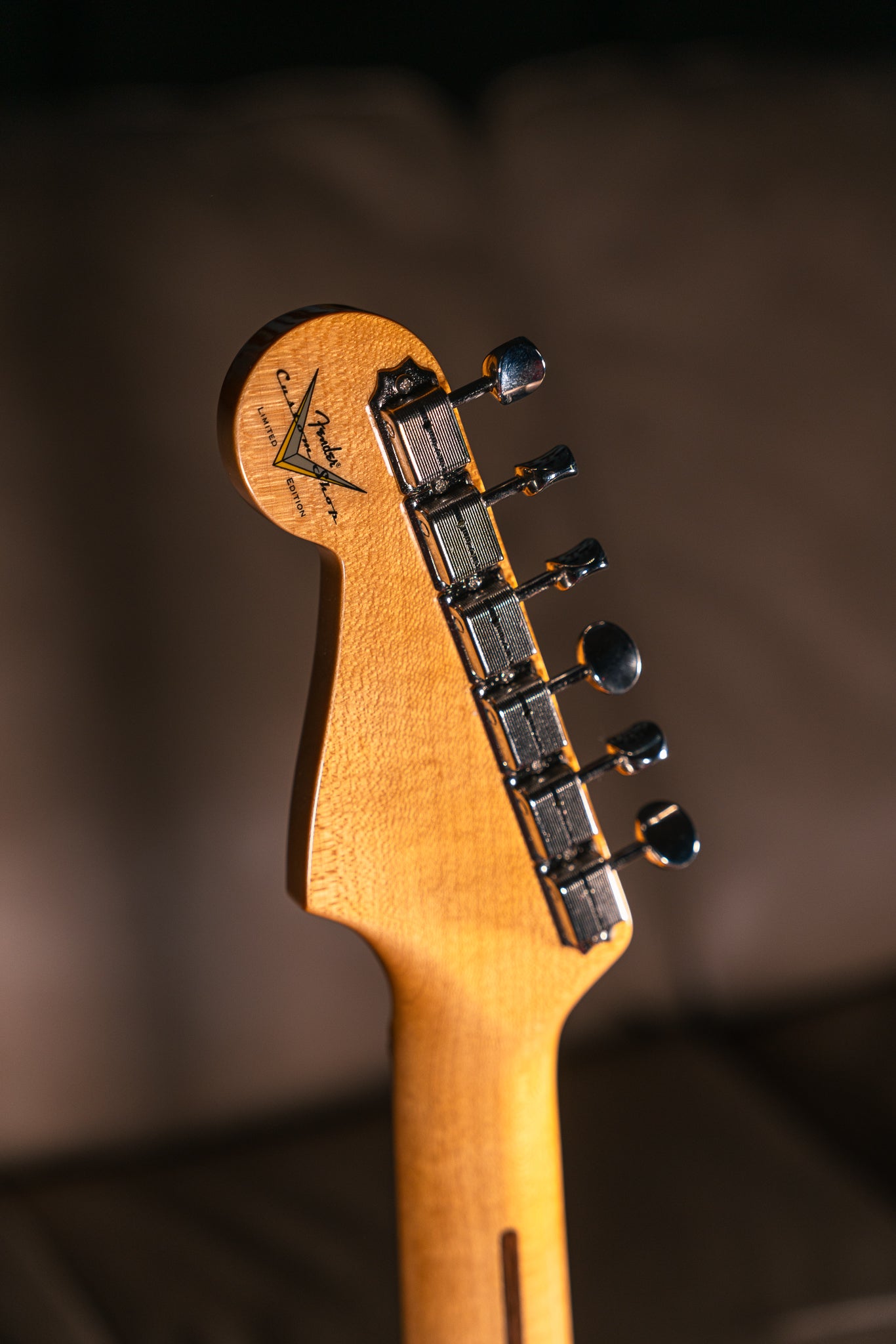 Fender Custom Shop LTD 70th Anniversary '54 Stratocaster NOS in Wide-Fade 2-Color Sunburst, Pre-Owned