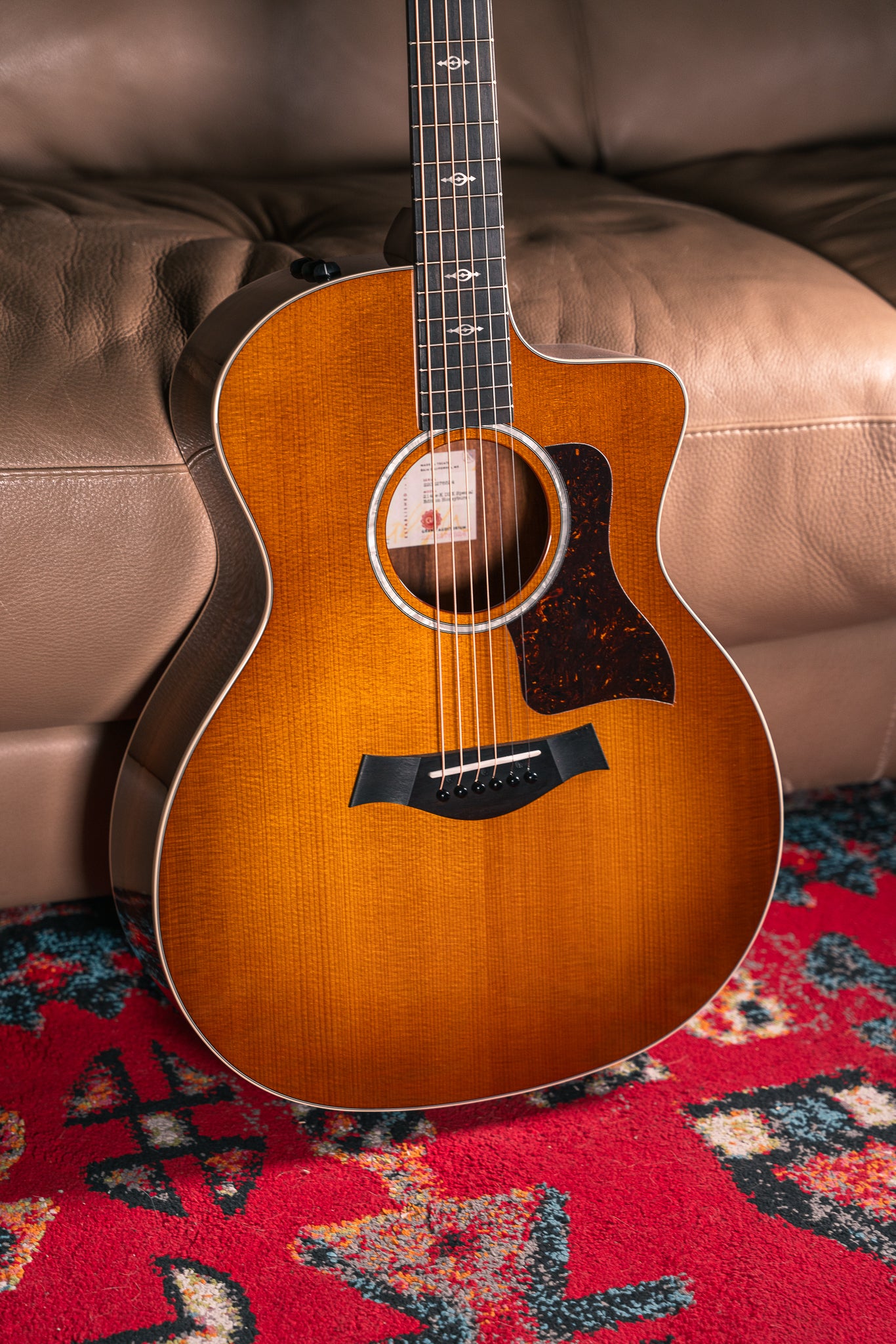 Taylor 214ce-K DLX Special Edition in Honeyburst