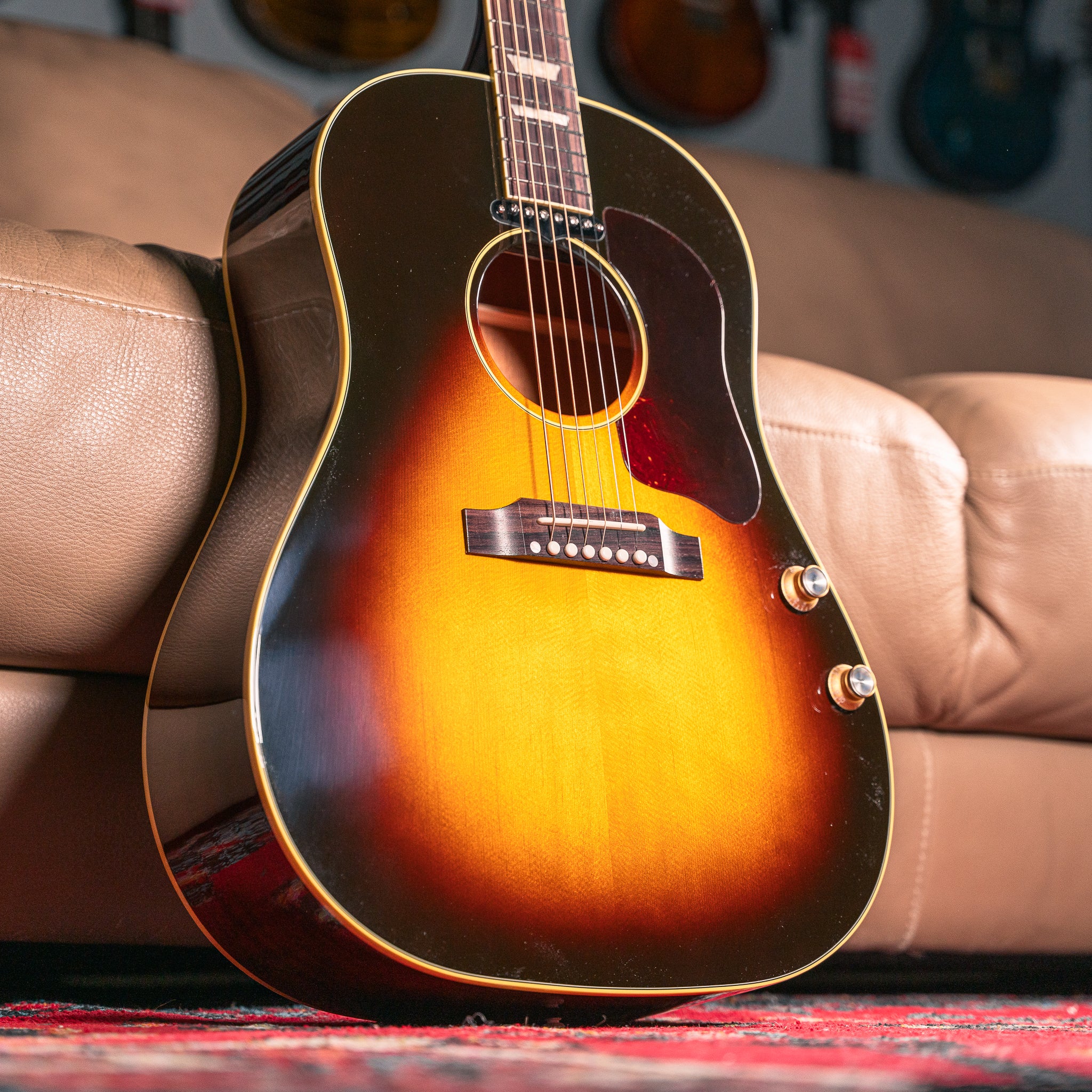 Gibson J-160E in Vintage Sunburst