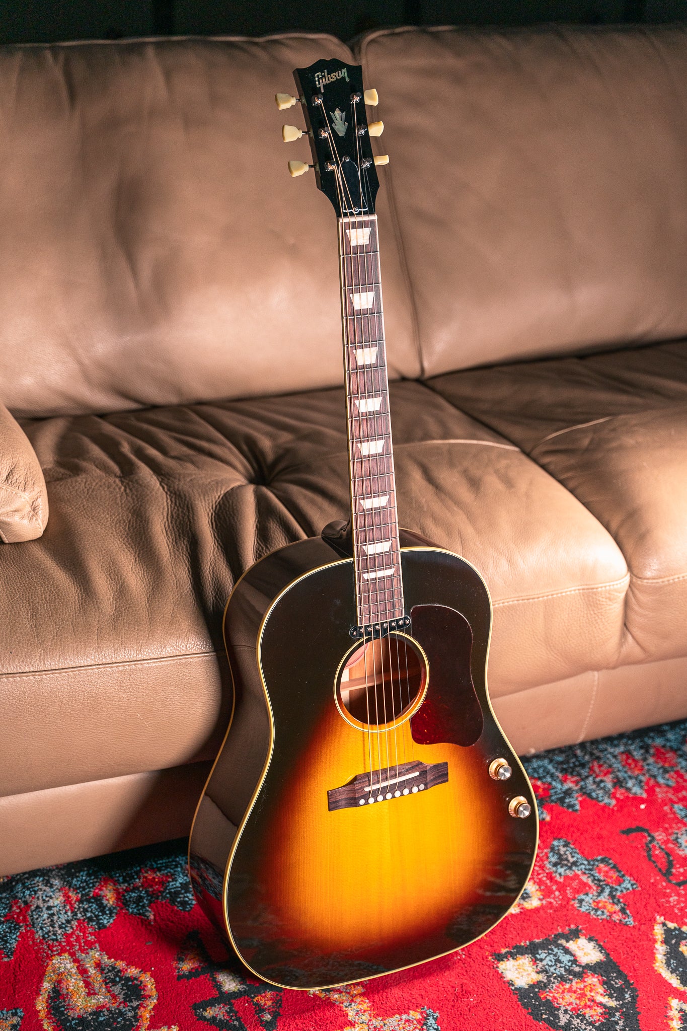 Gibson J-160E in Vintage Sunburst