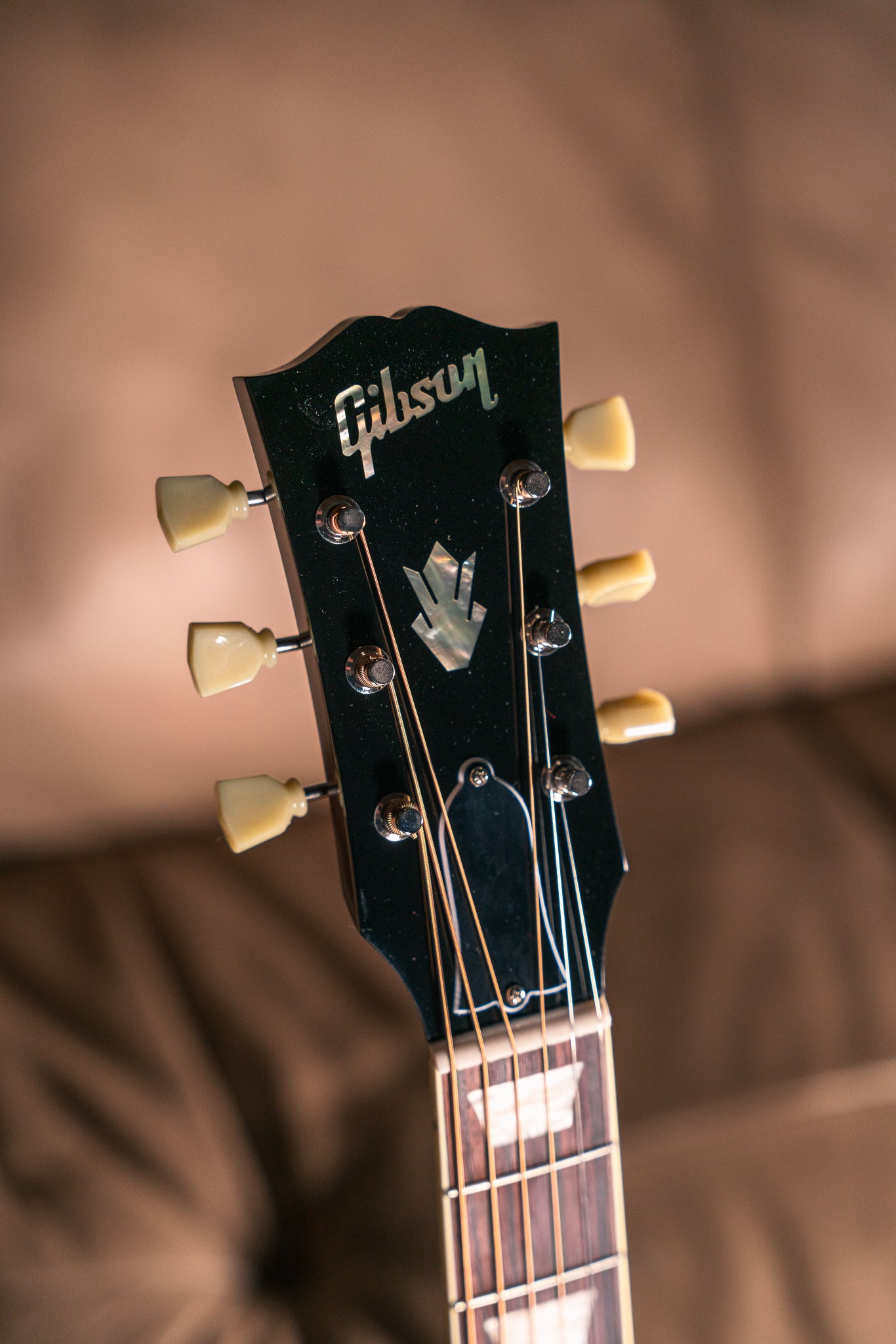 Gibson J-160E in Vintage Sunburst