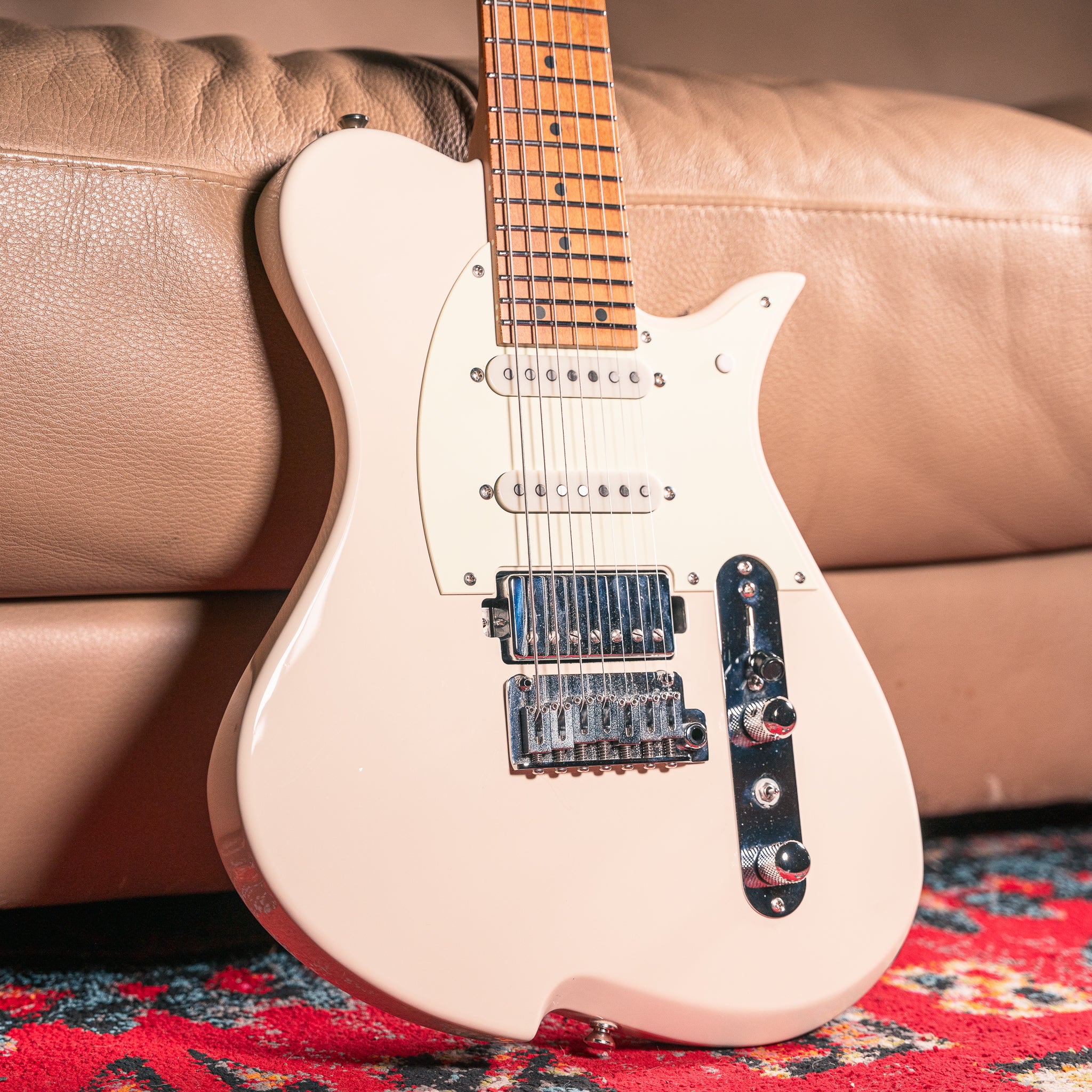 Vola Vasti 7 PDM J1 in Vintage White, Pre-Owned