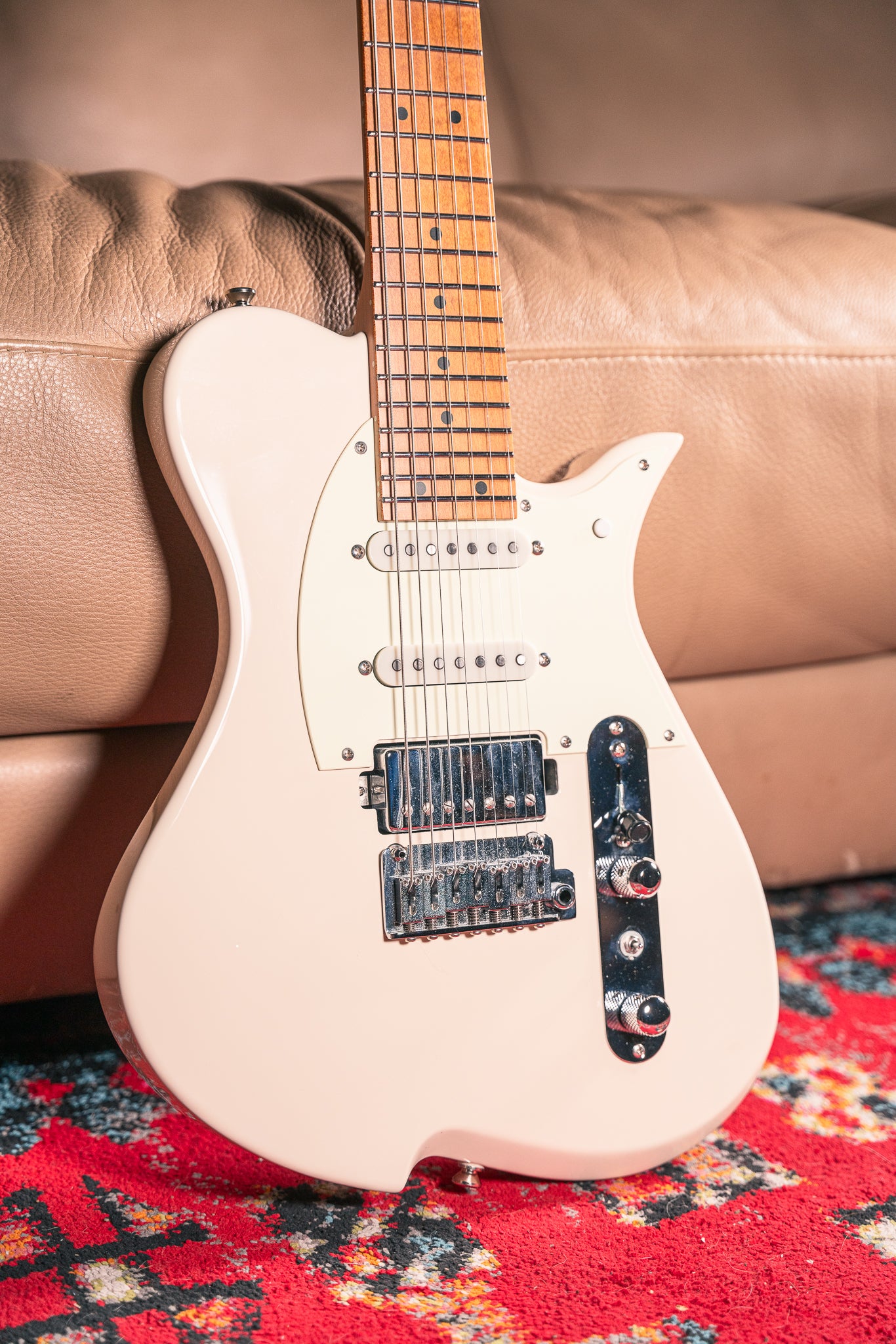 Vola Vasti 7 PDM J1 in Vintage White, Pre-Owned
