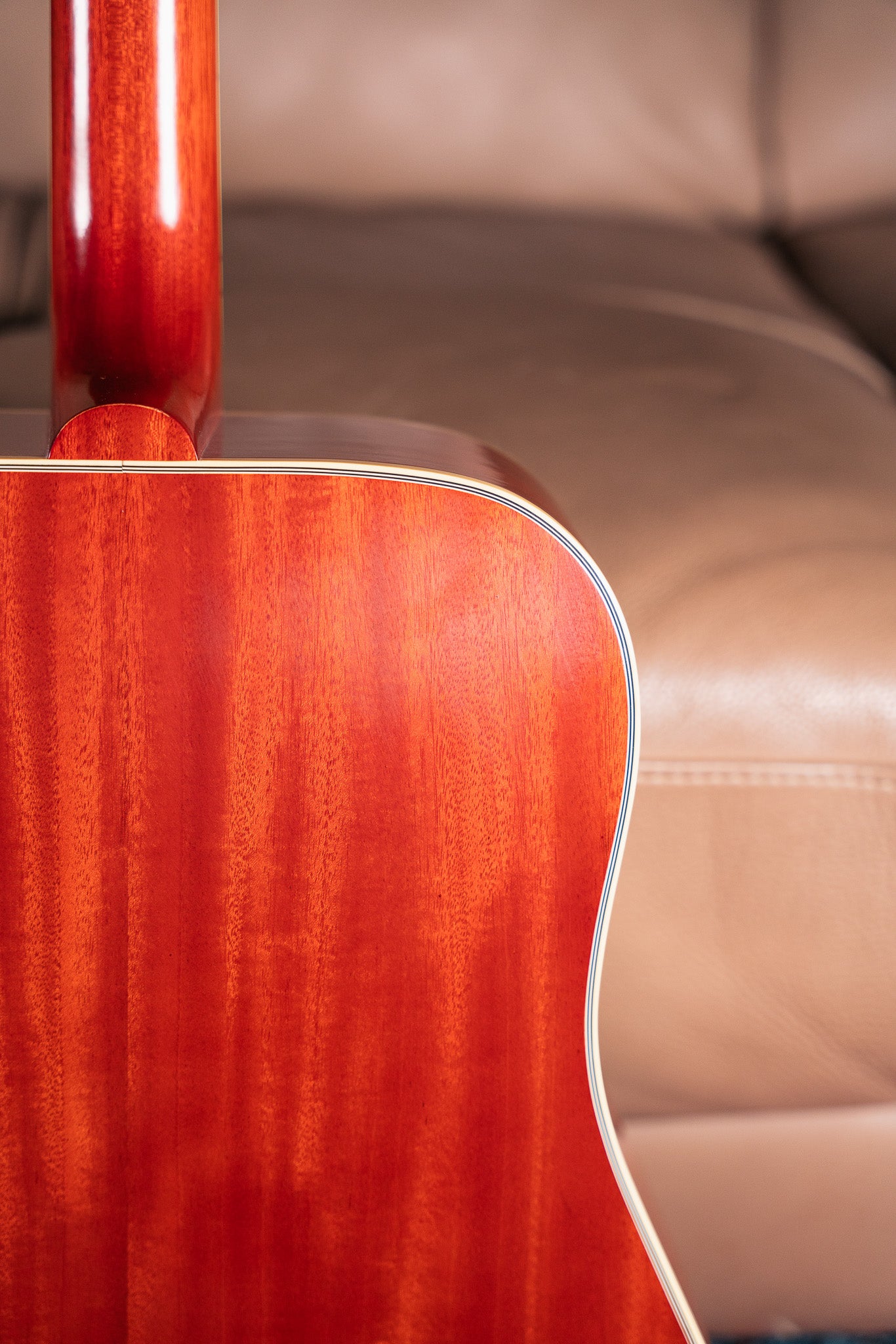 Gibson Custom '60 Hummingbird in Heritage Cherry Sunburst, Pre-Owned
