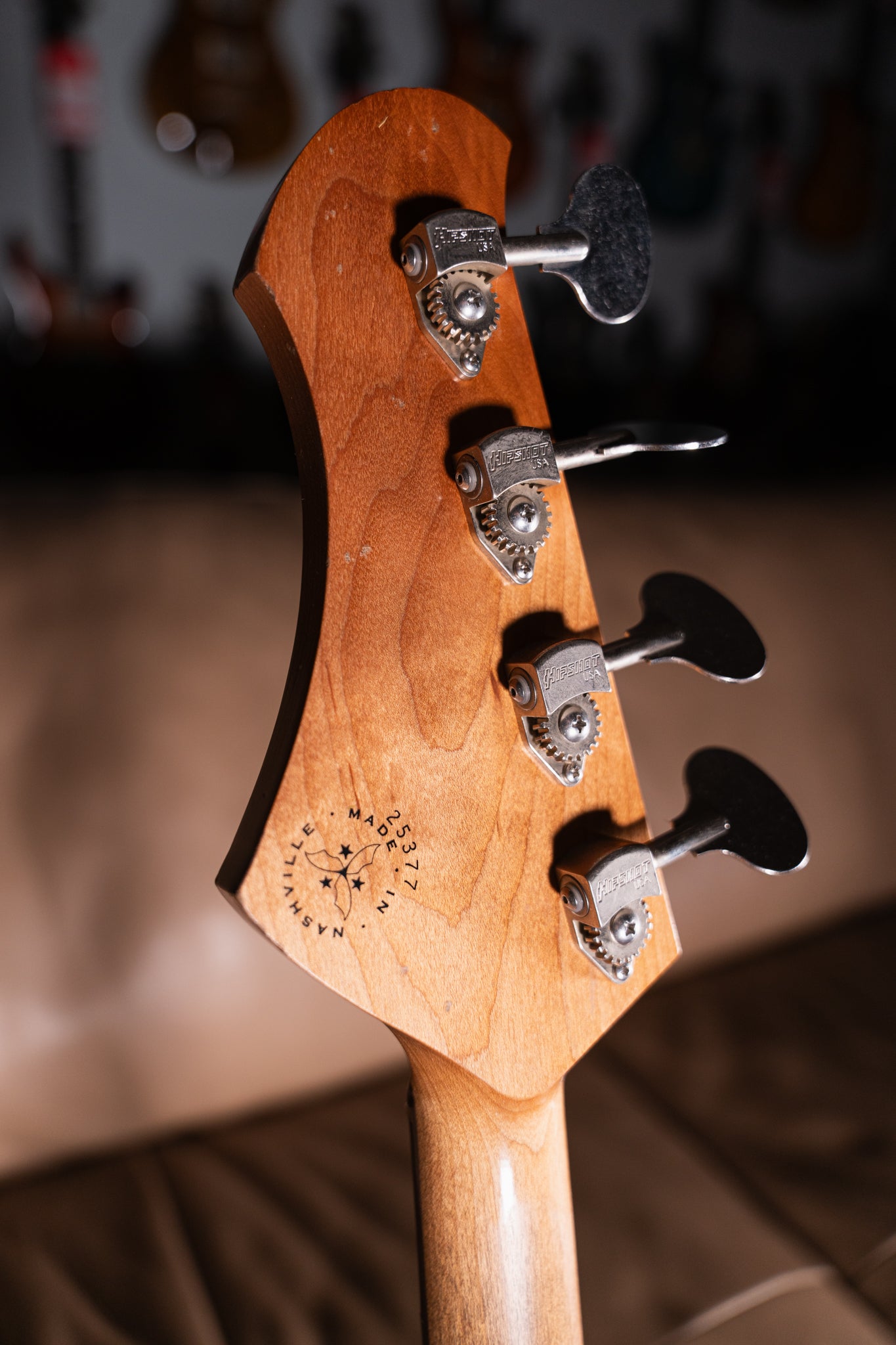 Novo Ivorus in Distressed Olympic White, Pre-Owned