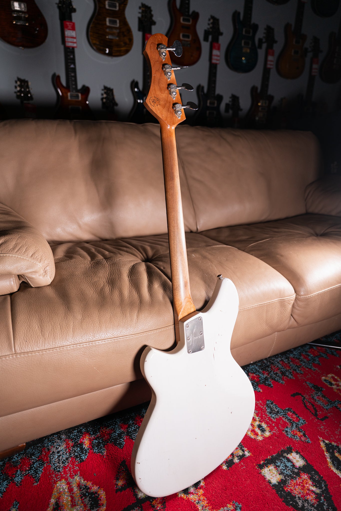 Novo Ivorus in Distressed Olympic White, Pre-Owned