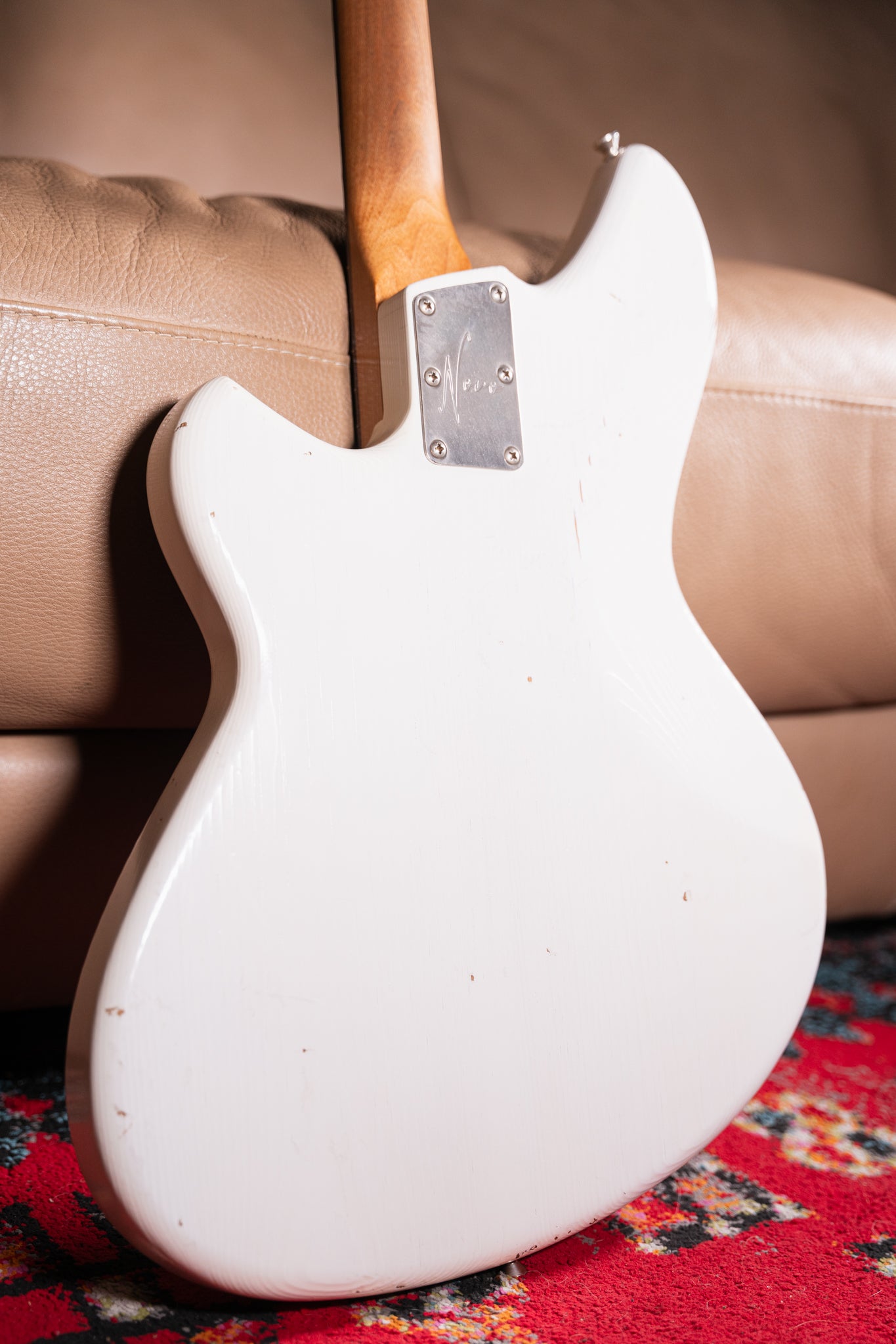 Novo Ivorus in Distressed Olympic White, Pre-Owned