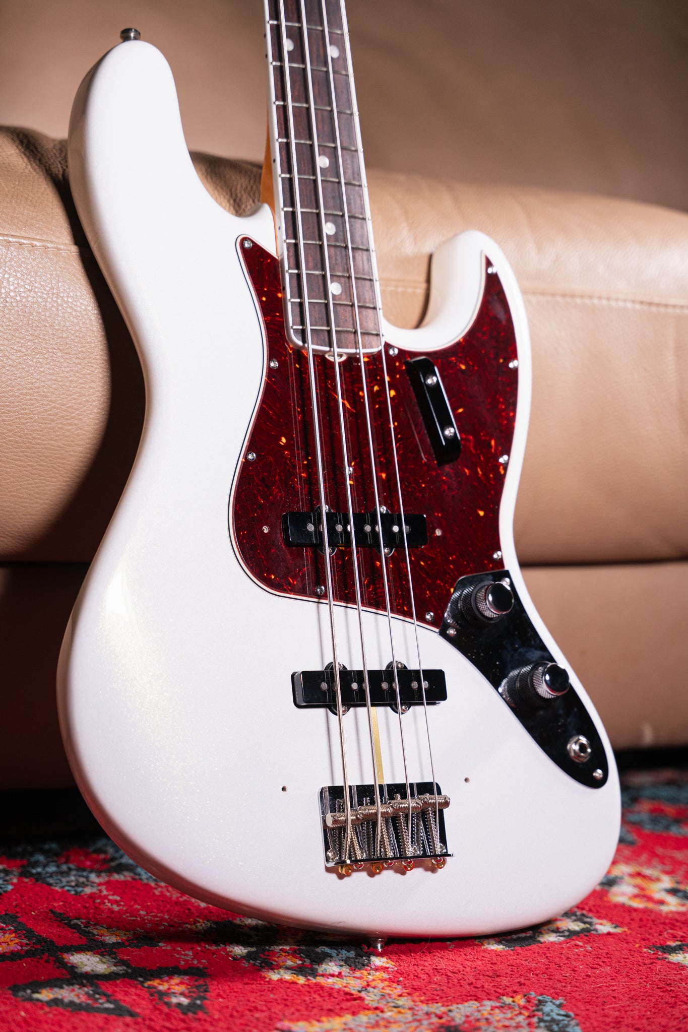 Fender - 2021 - 60th Anniversary Jazz Bass in Arctic Pearl