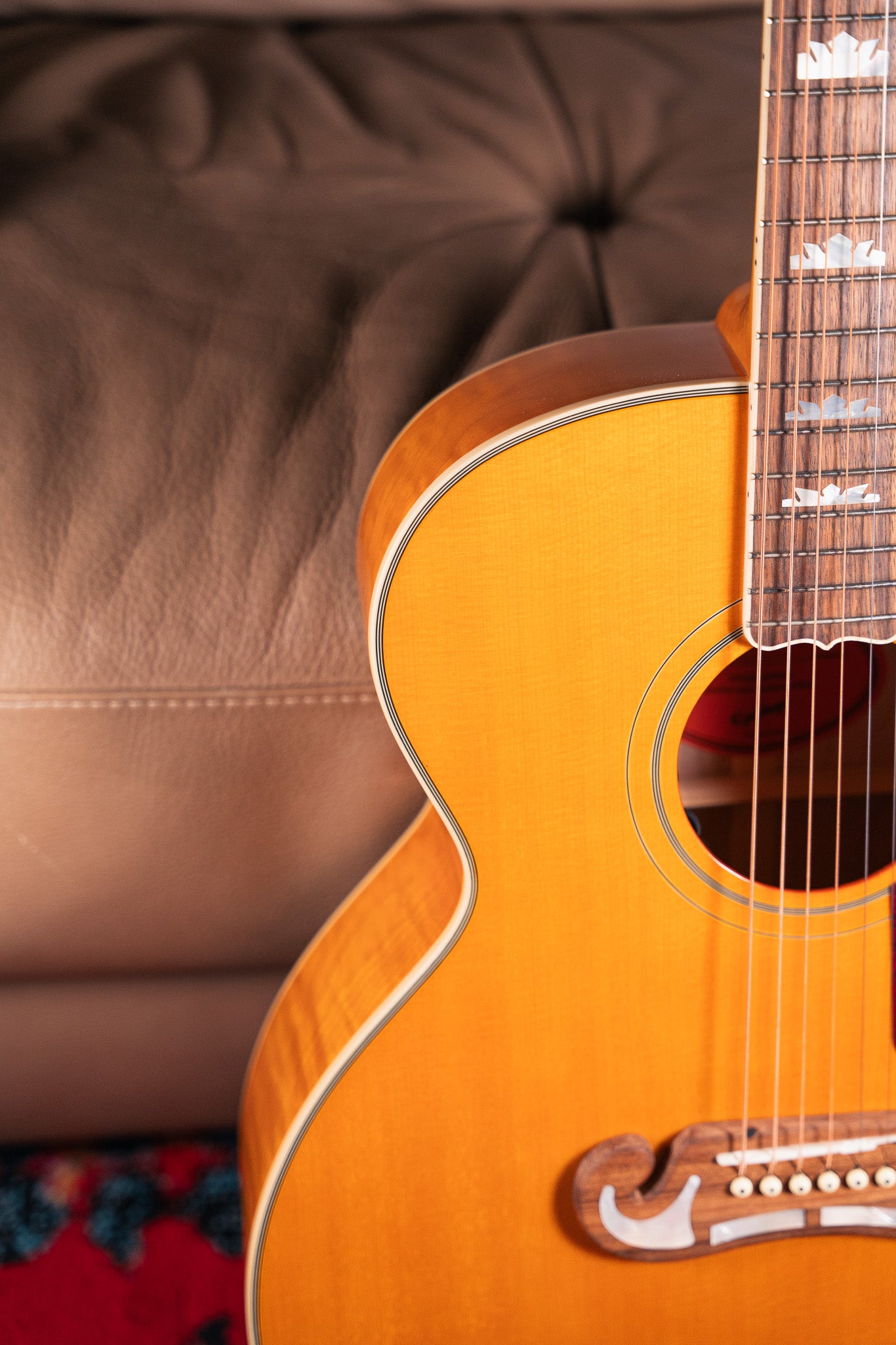 Epiphone J-200 in Aged Antique Natural Gloss