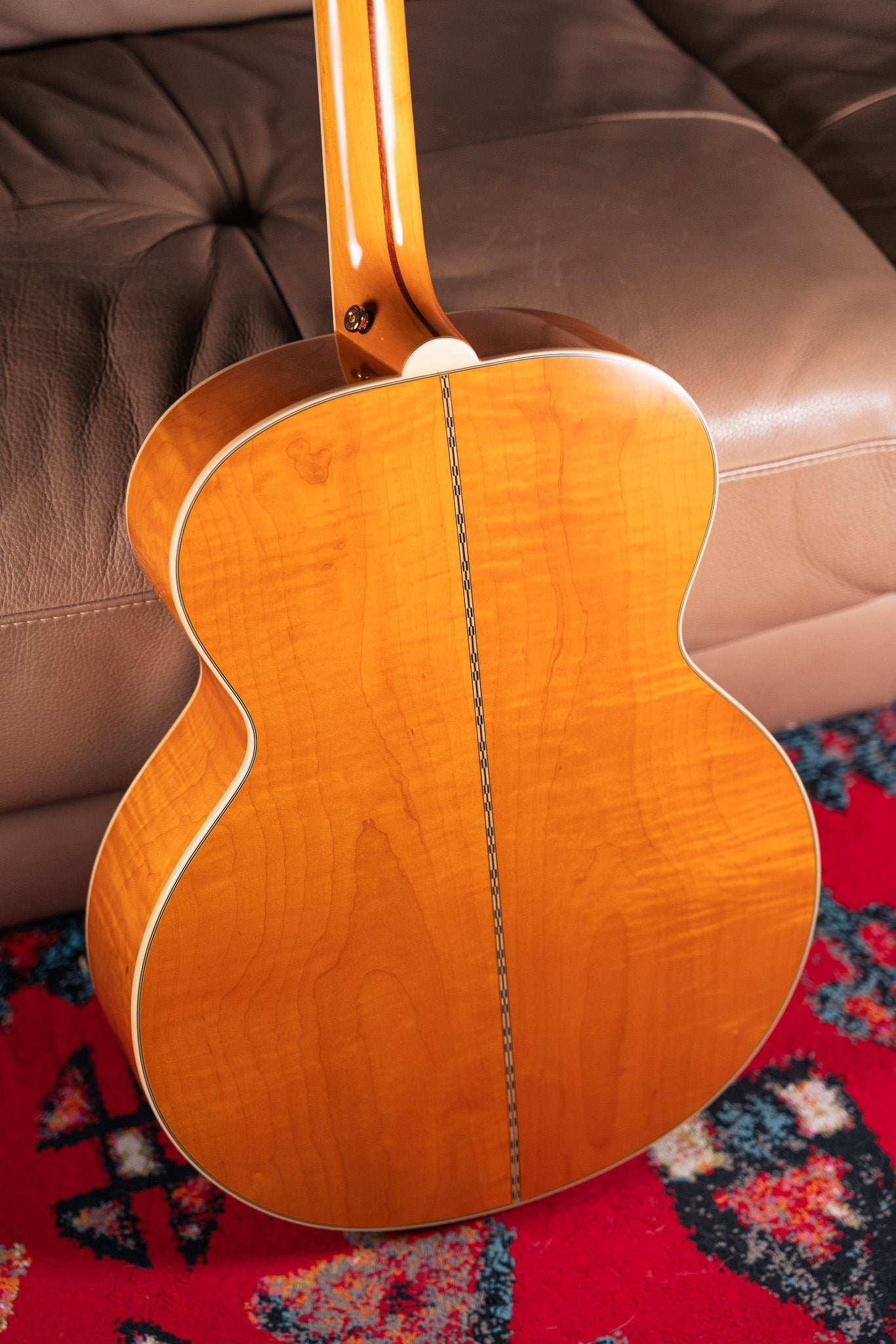 Epiphone J-200 in Aged Antique Natural Gloss