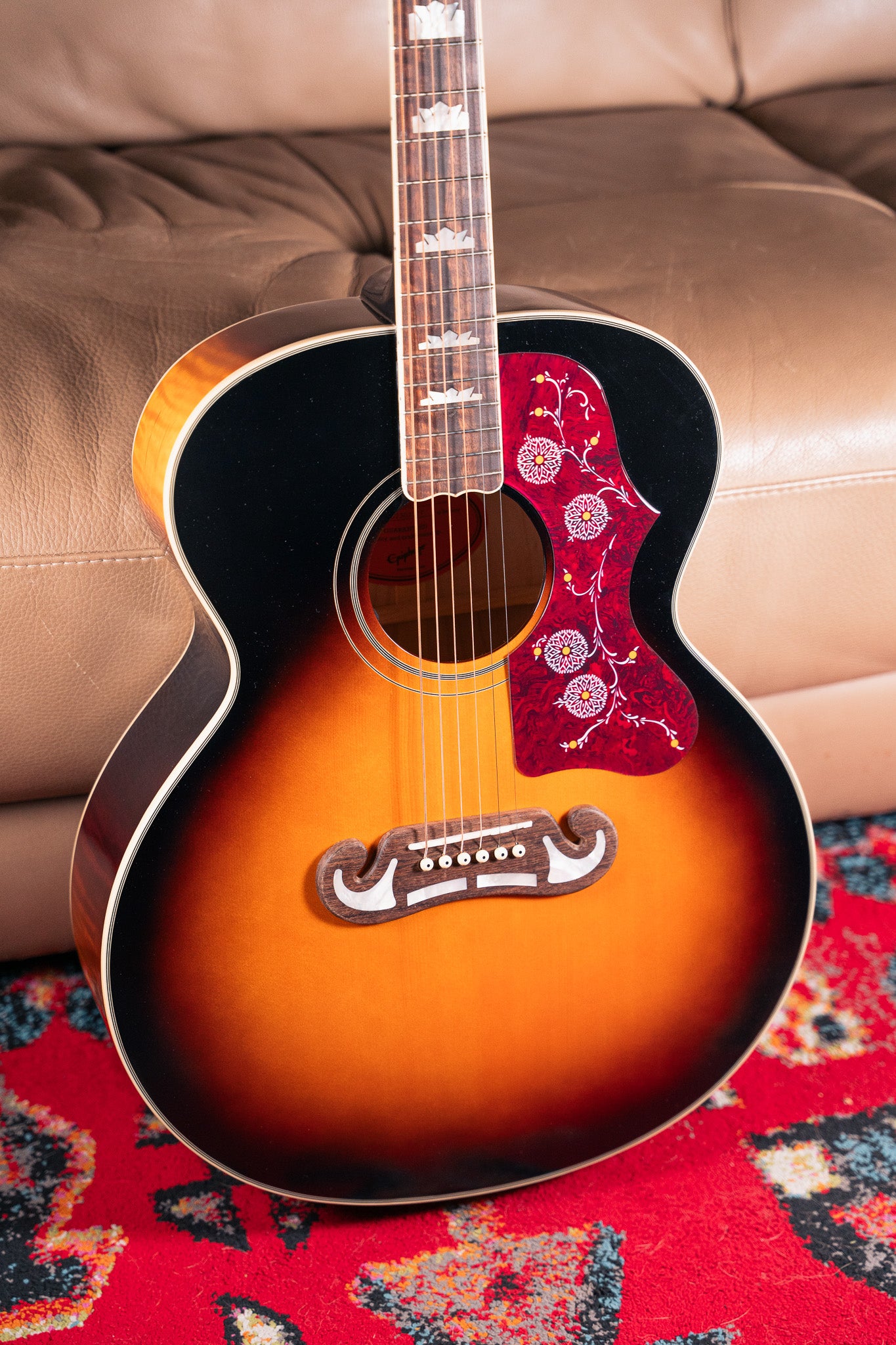 Epiphone J-200 in Aged Vintage Sunburst Gloss