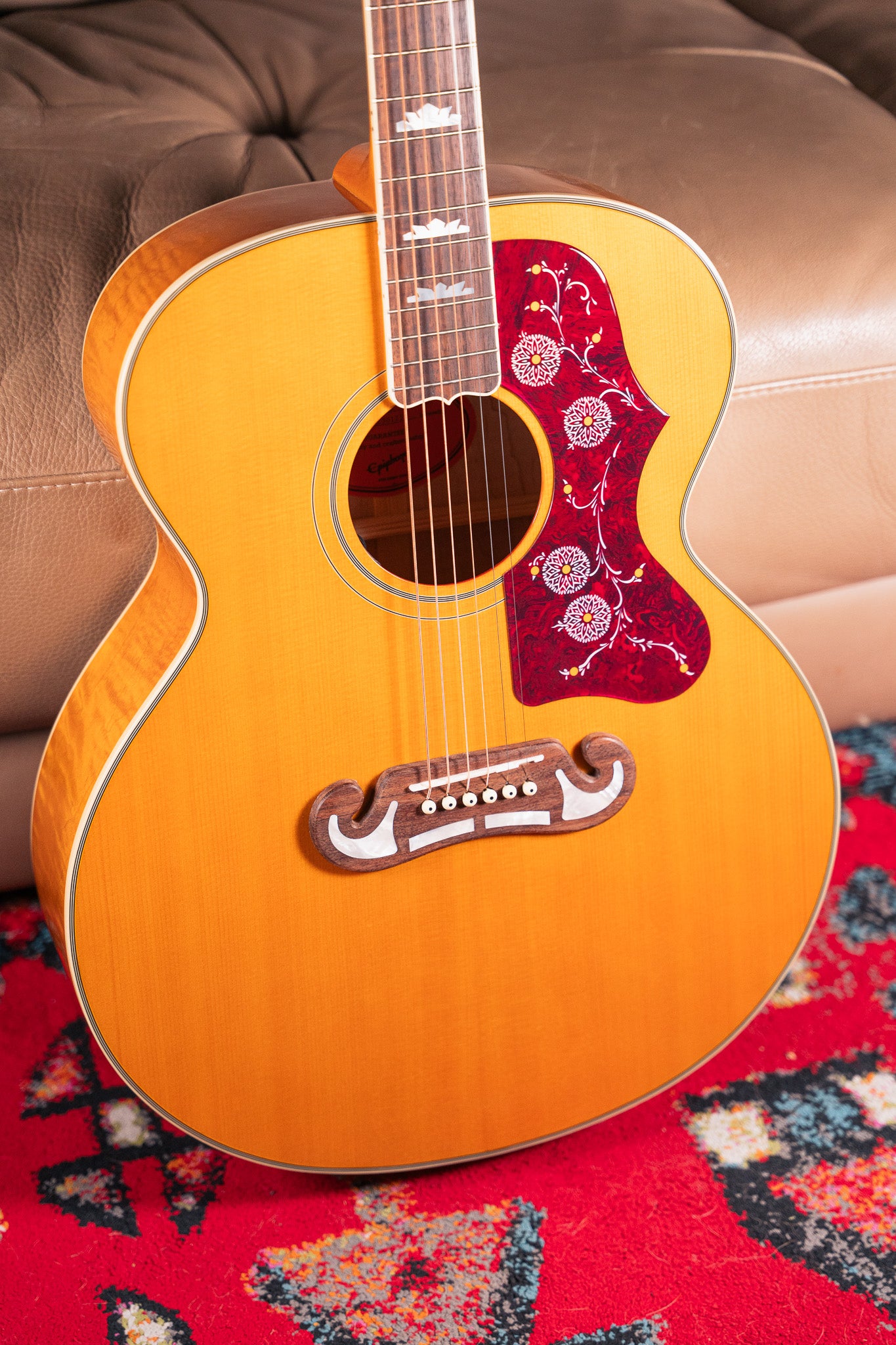Epiphone J-200 in Aged Antique Natural Gloss