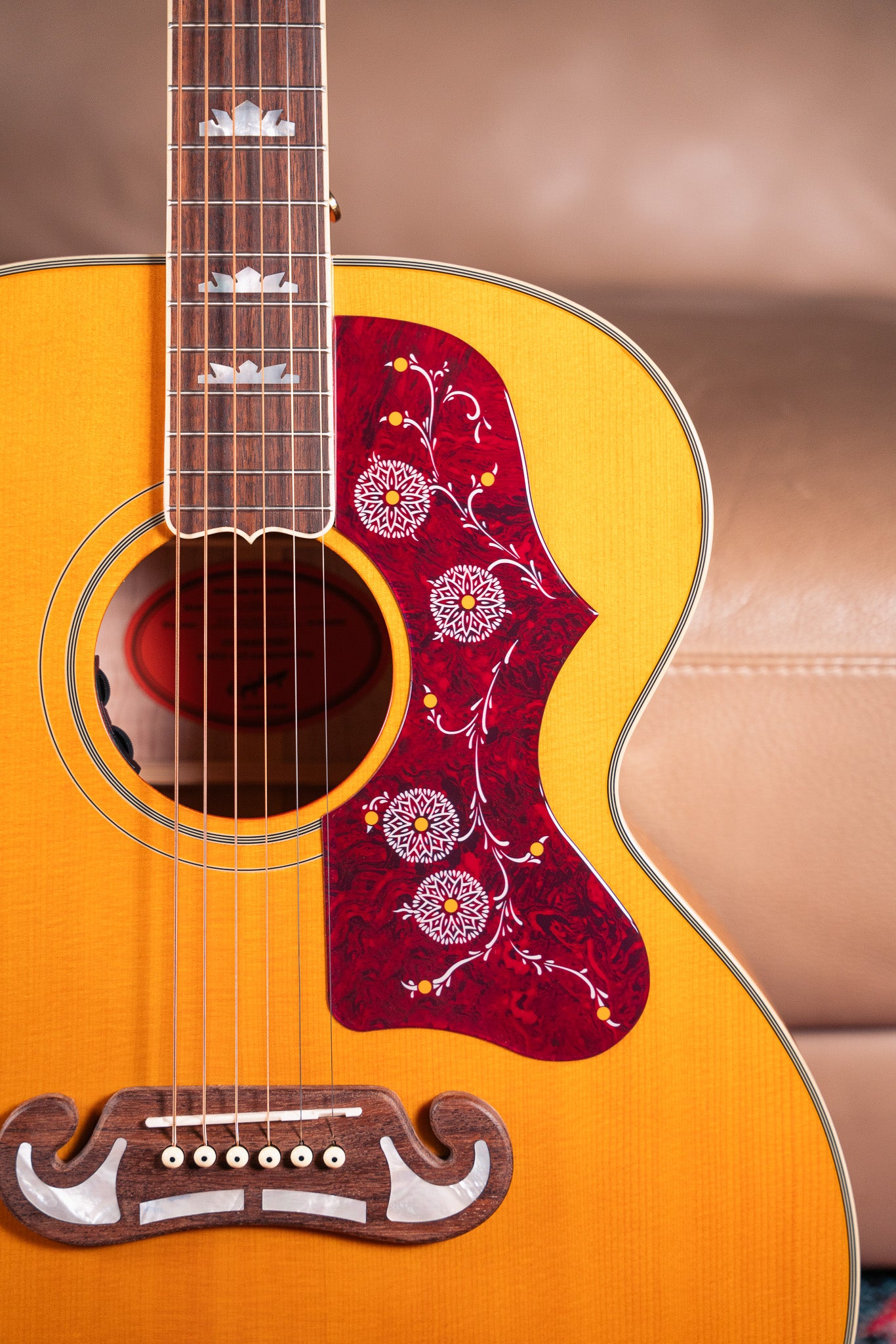 Epiphone J-200 in Aged Antique Natural Gloss