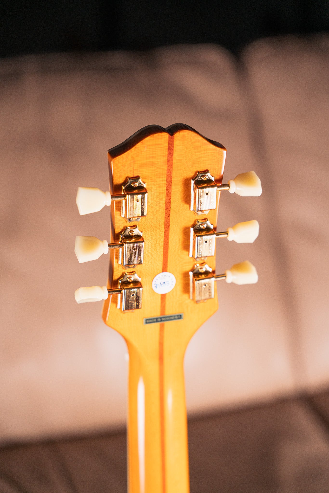 Epiphone J-200 in Aged Antique Natural Gloss