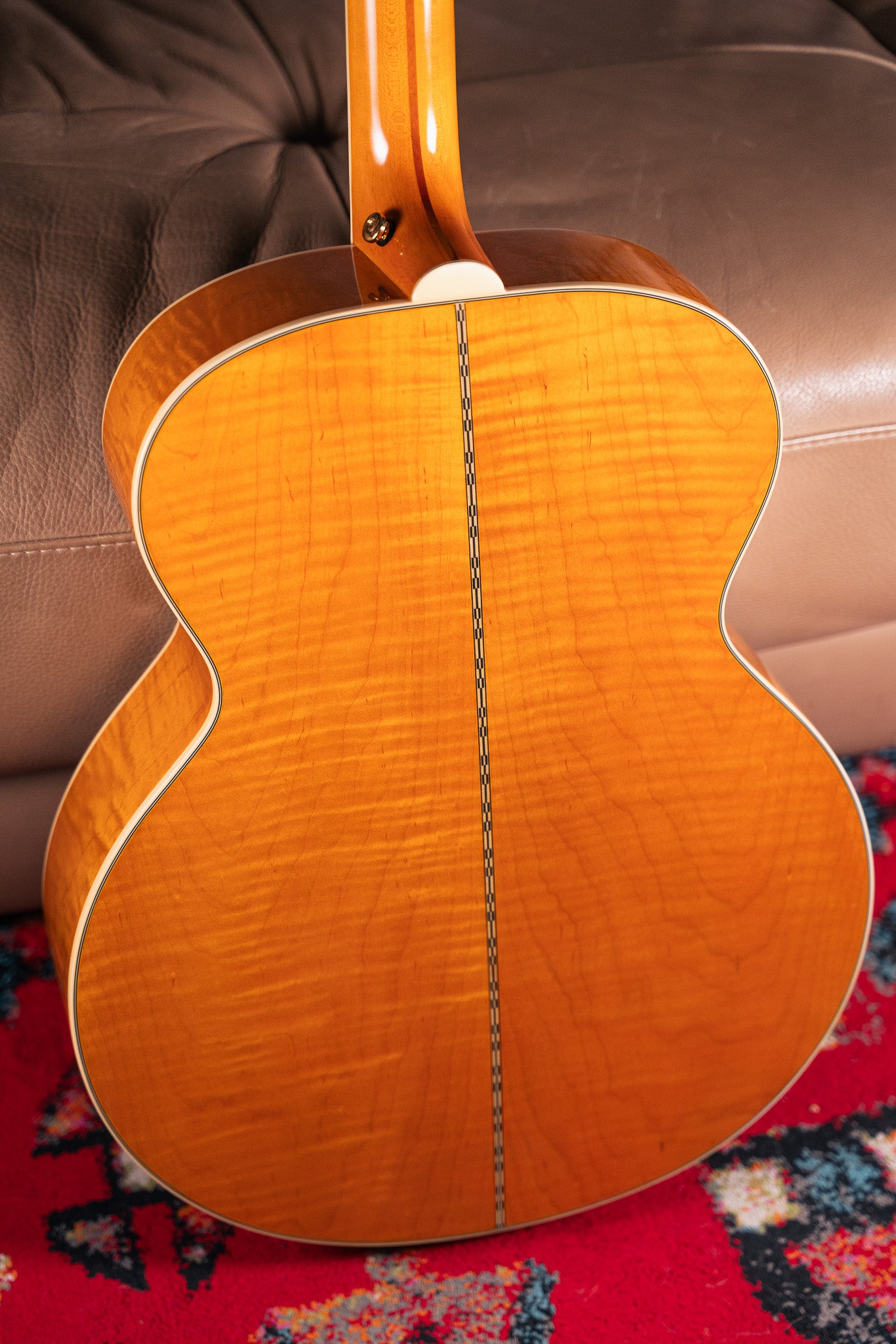 Epiphone J-200 in Aged Antique Natural Gloss