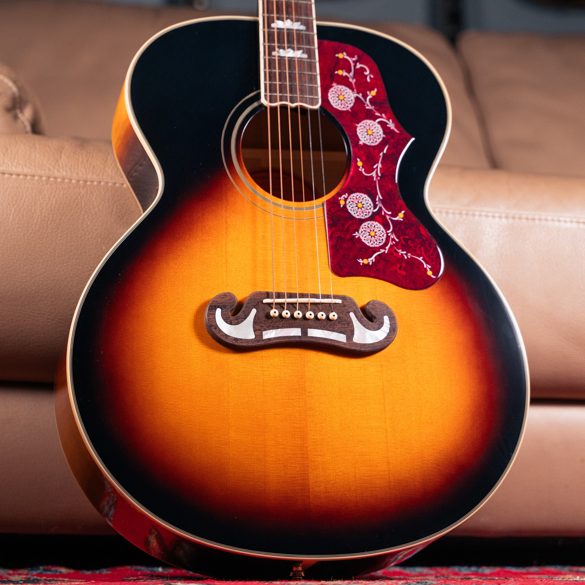 Epiphone J-200 in Aged Vintage Sunburst Gloss