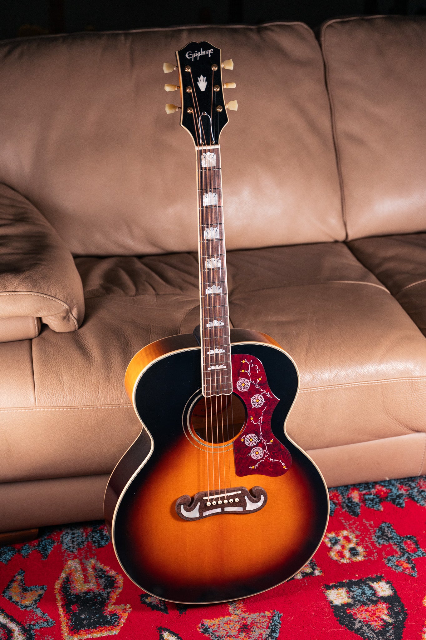 Epiphone J-200 in Aged Vintage Sunburst Gloss