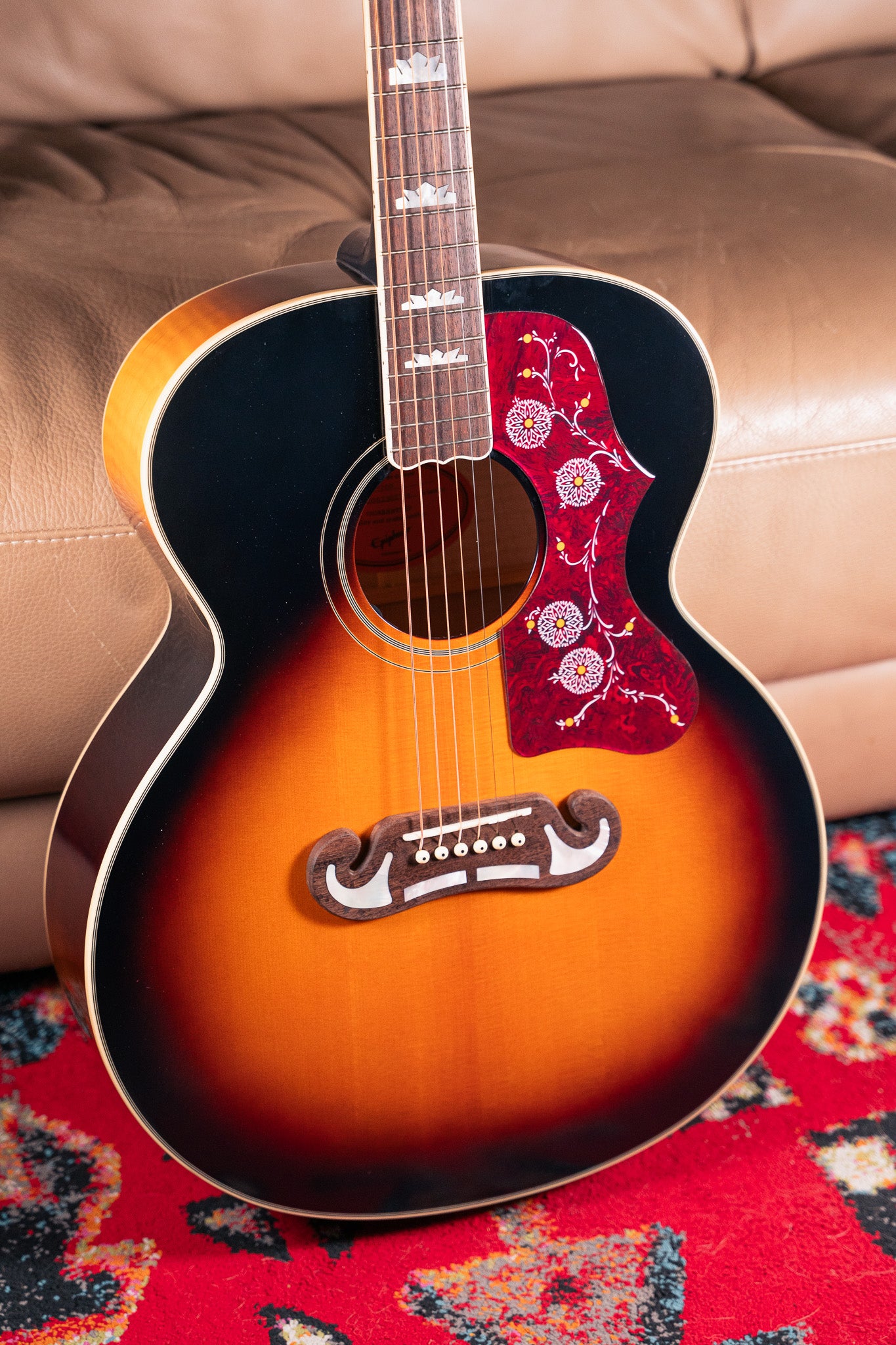 Epiphone J-200 in Aged Vintage Sunburst Gloss