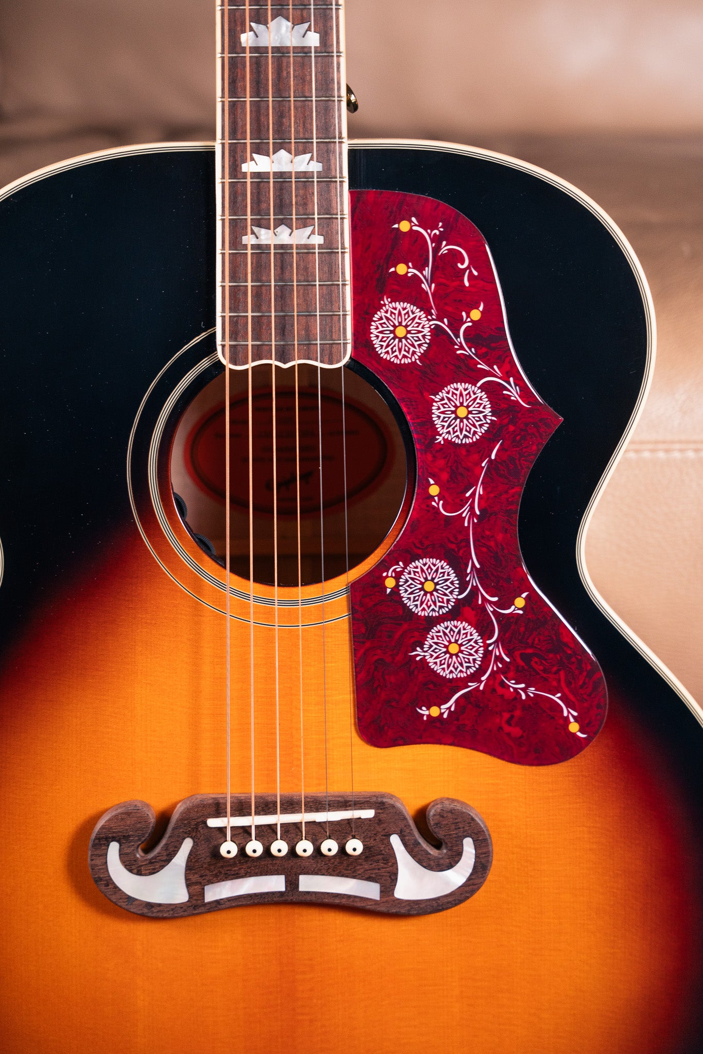 Epiphone J-200 in Aged Vintage Sunburst Gloss