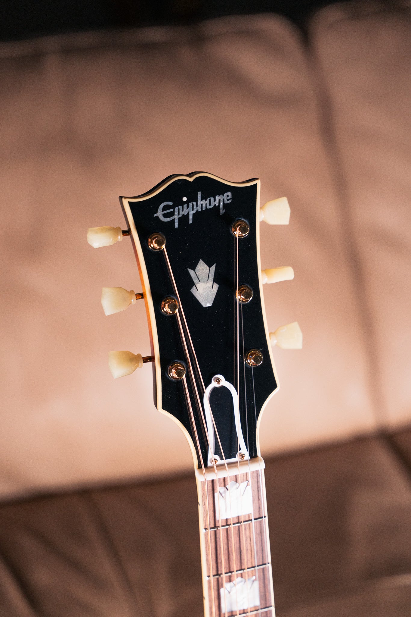 Epiphone IGC '57 SJ-200 Reissue in Vintage Sunburst