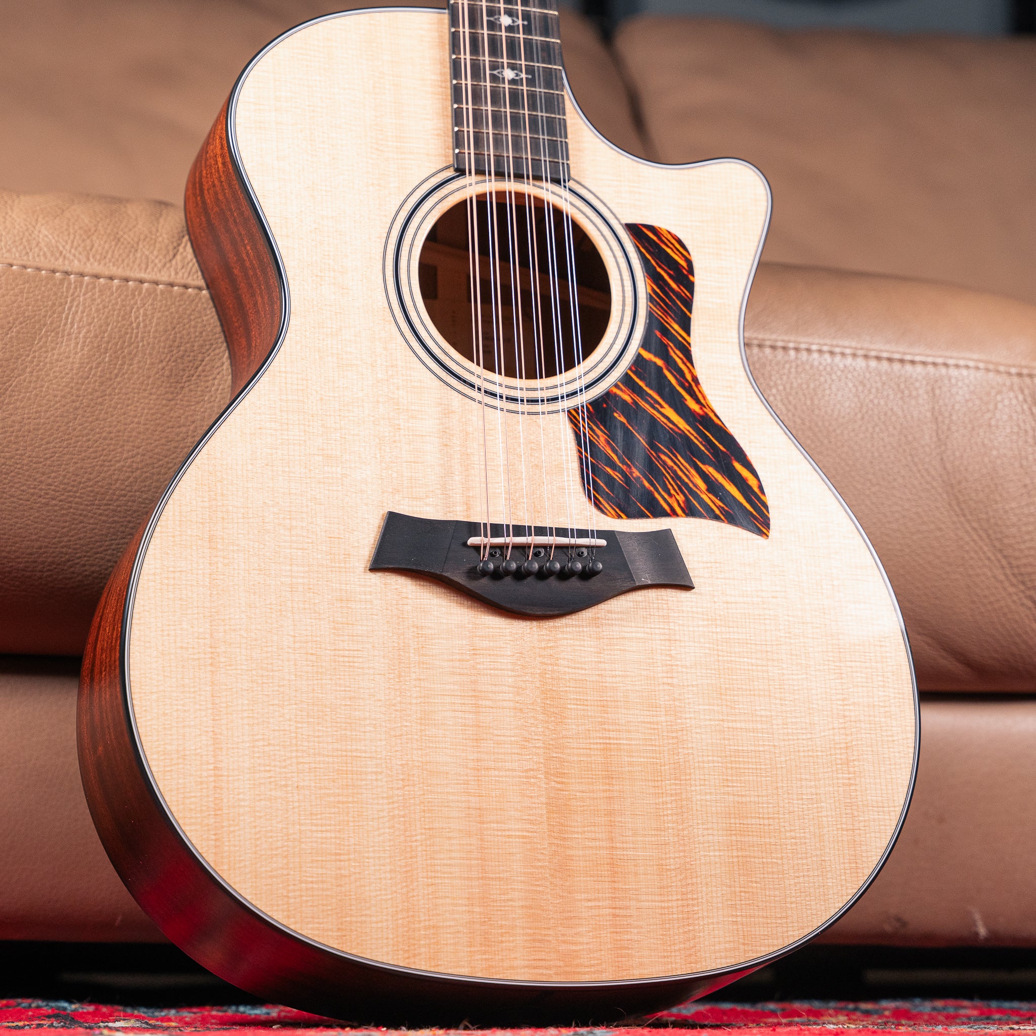Taylor 354ce