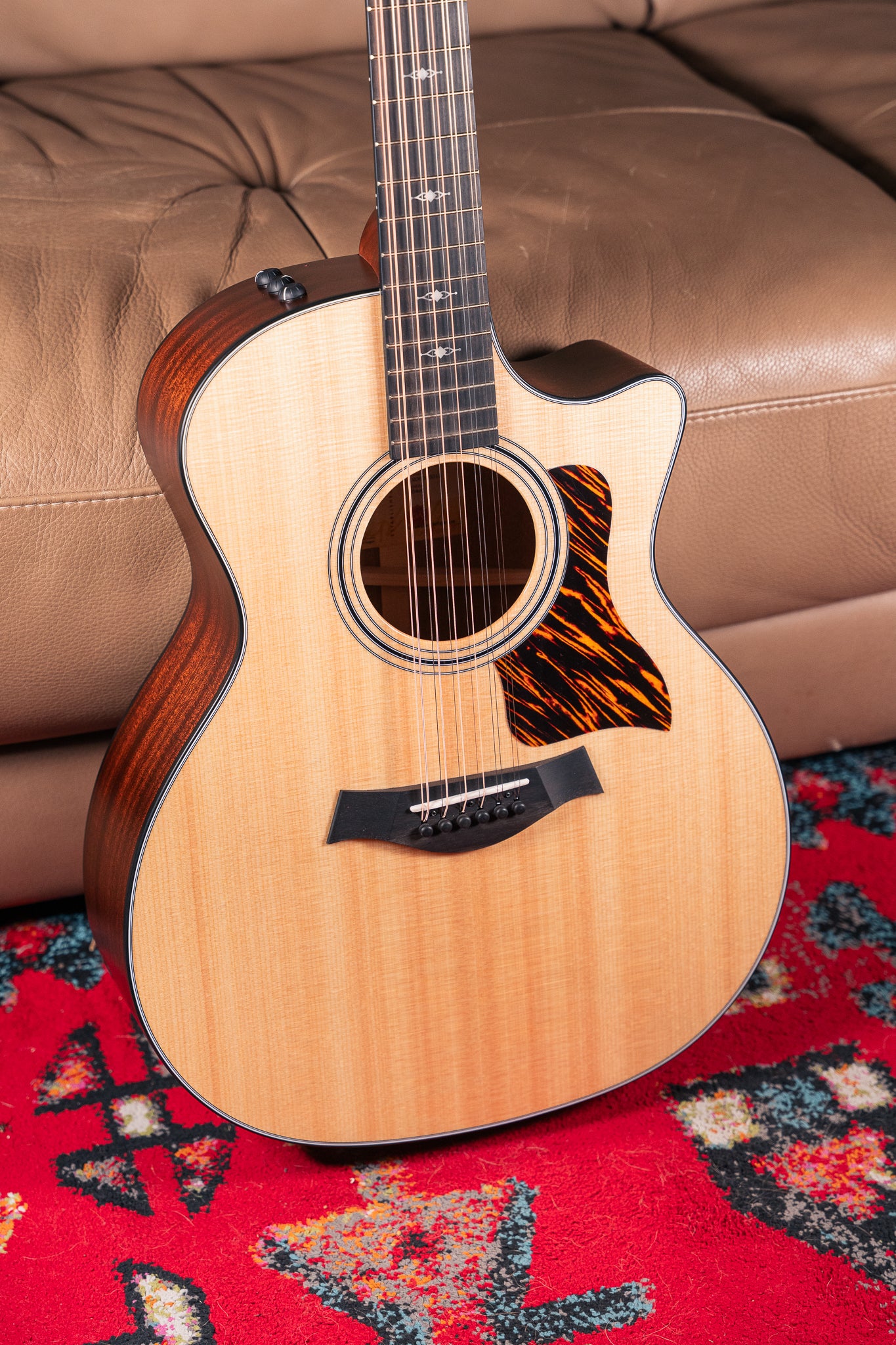 Taylor 354ce
