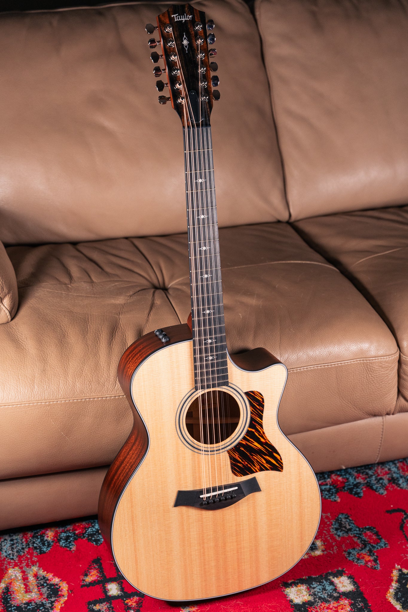 Taylor 354ce